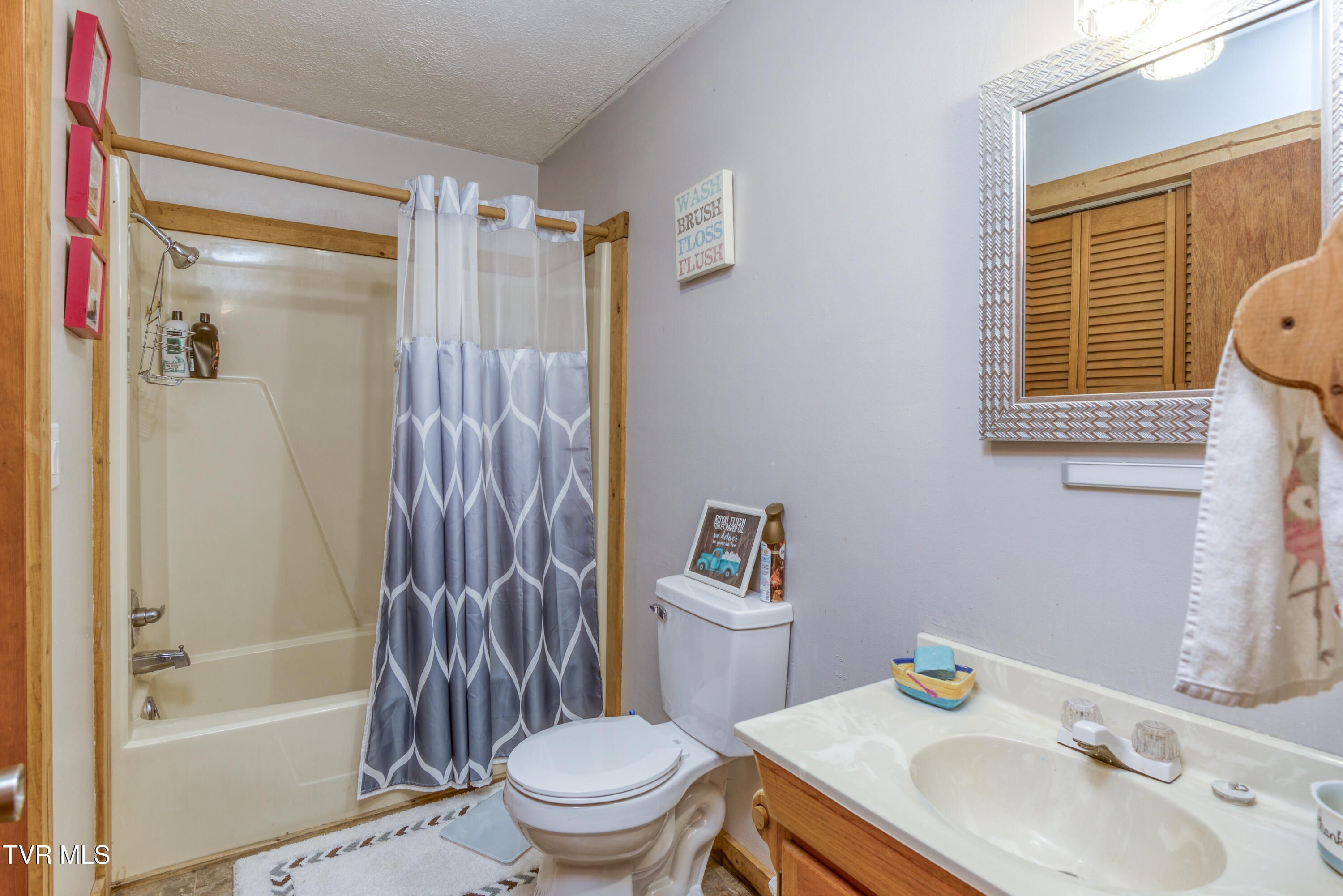 23324 Denton Valley Road Property Photo 16