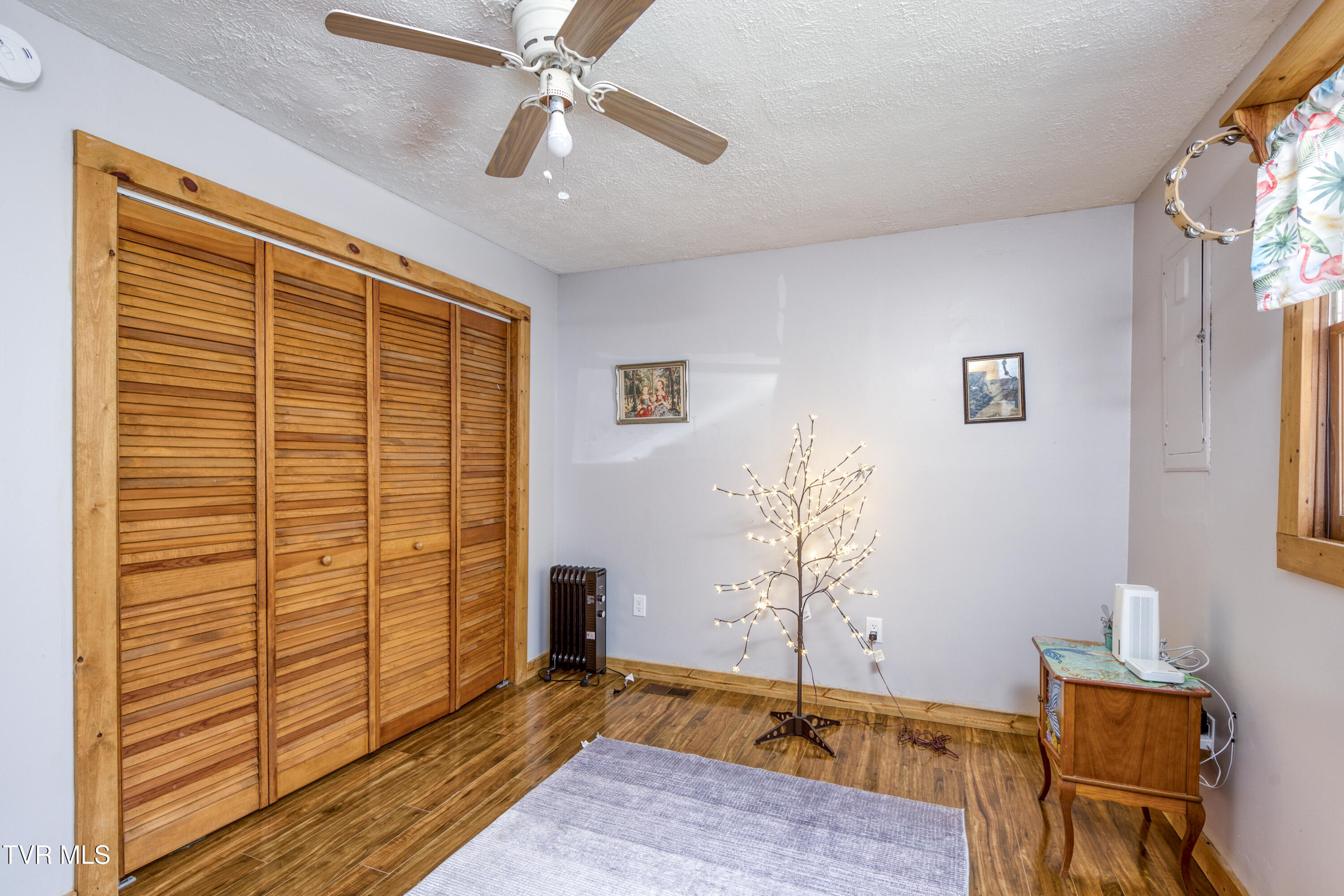 23324 Denton Valley Road Property Photo 17