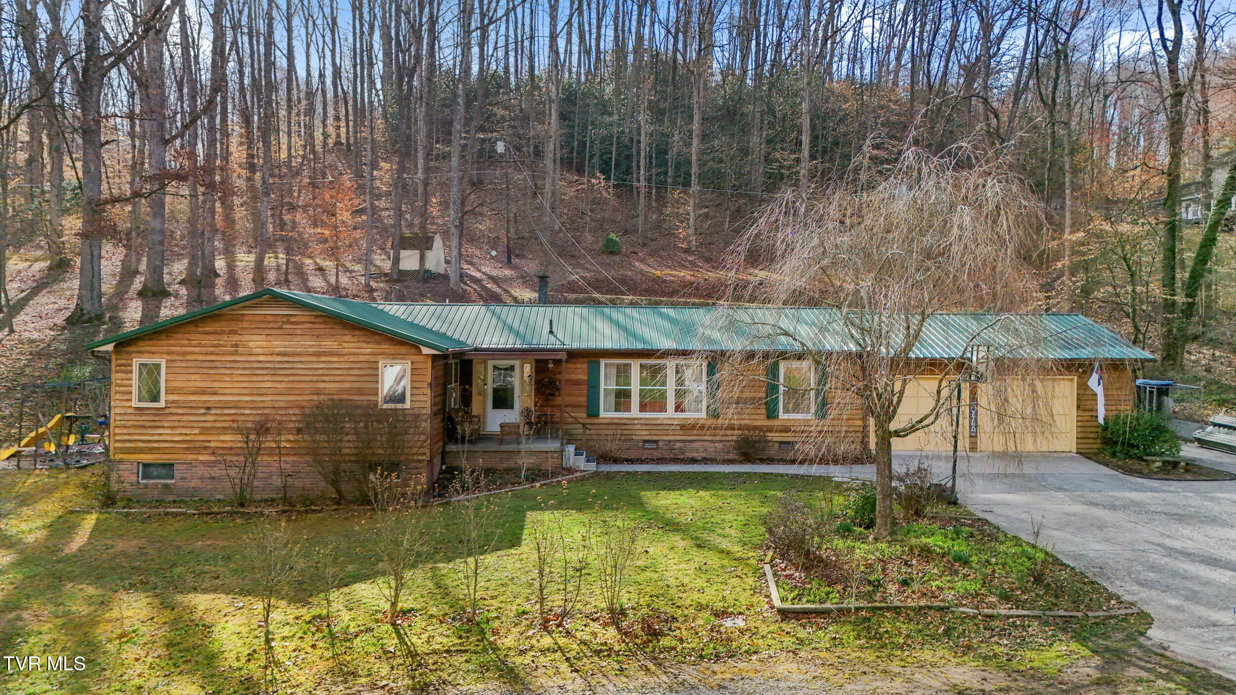 1628 Valleyview Drive Property Photo 1