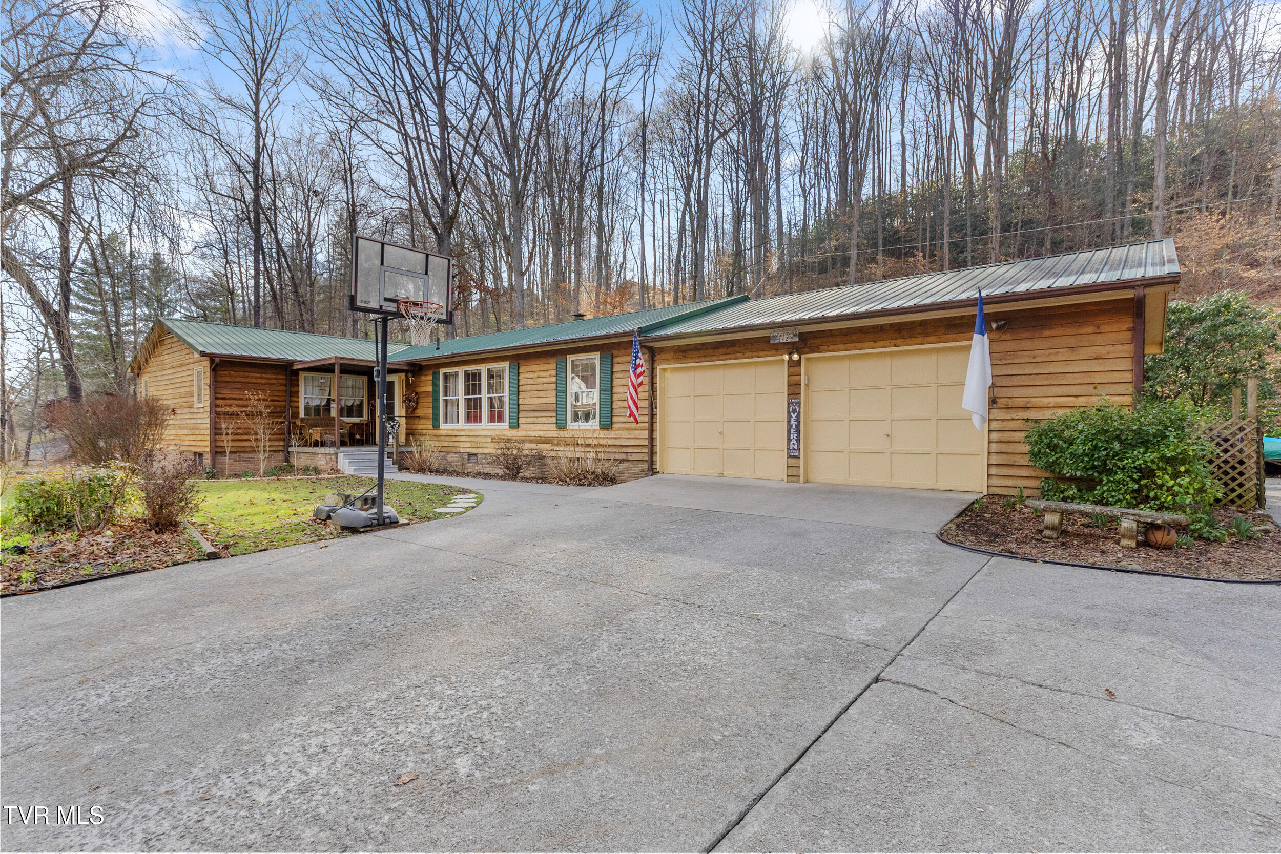 1628 Valleyview Drive Property Photo 6