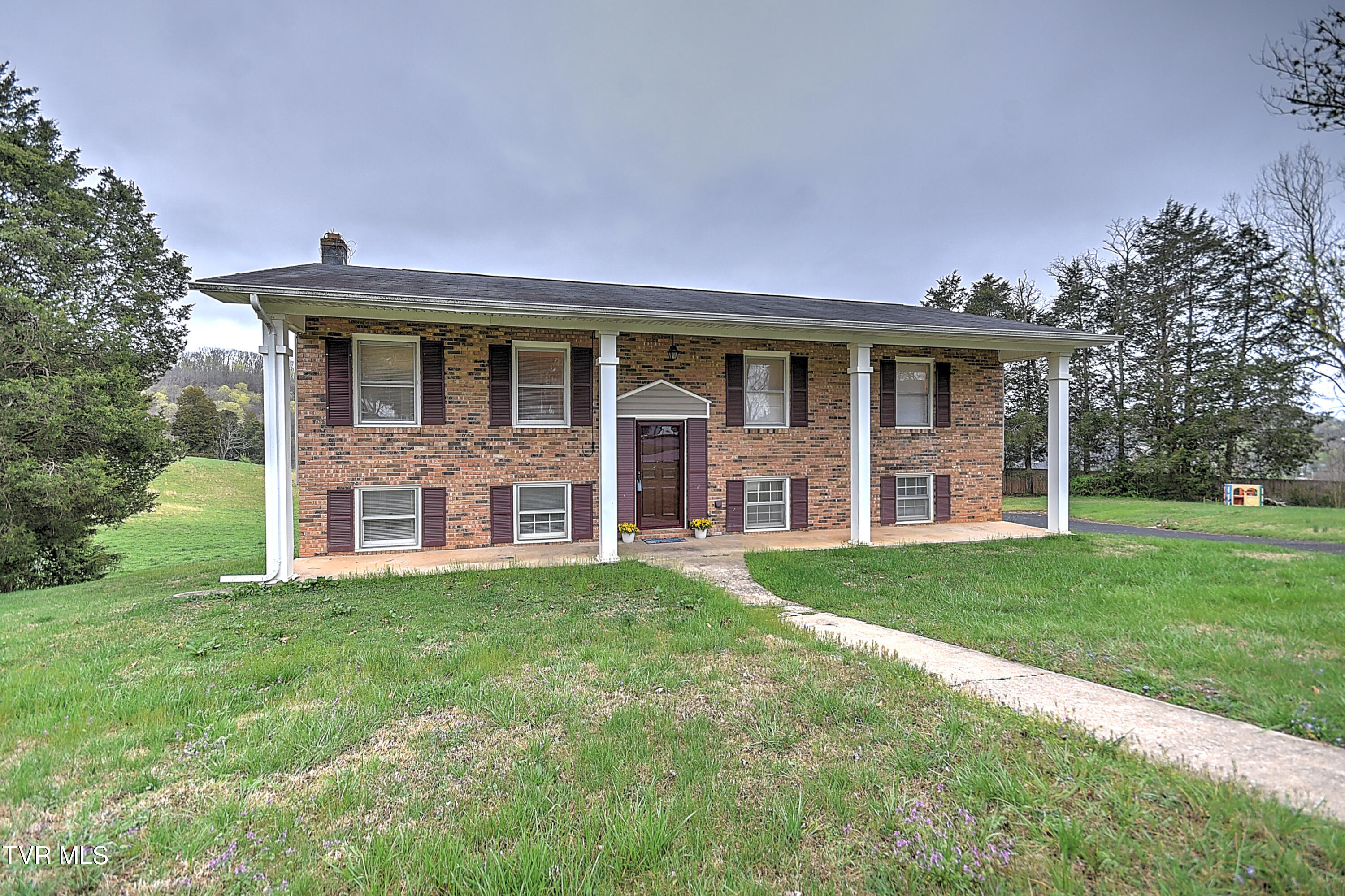 145 Pinecrest Road Property Photo