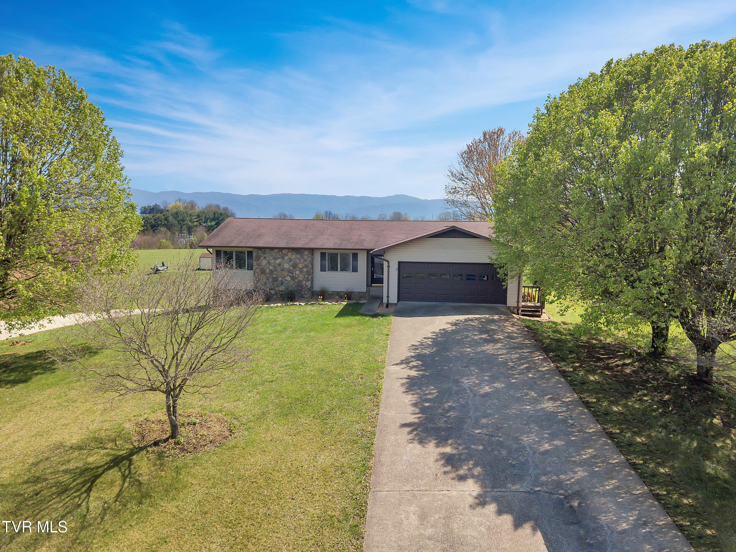120 Lake Drive Property Photo