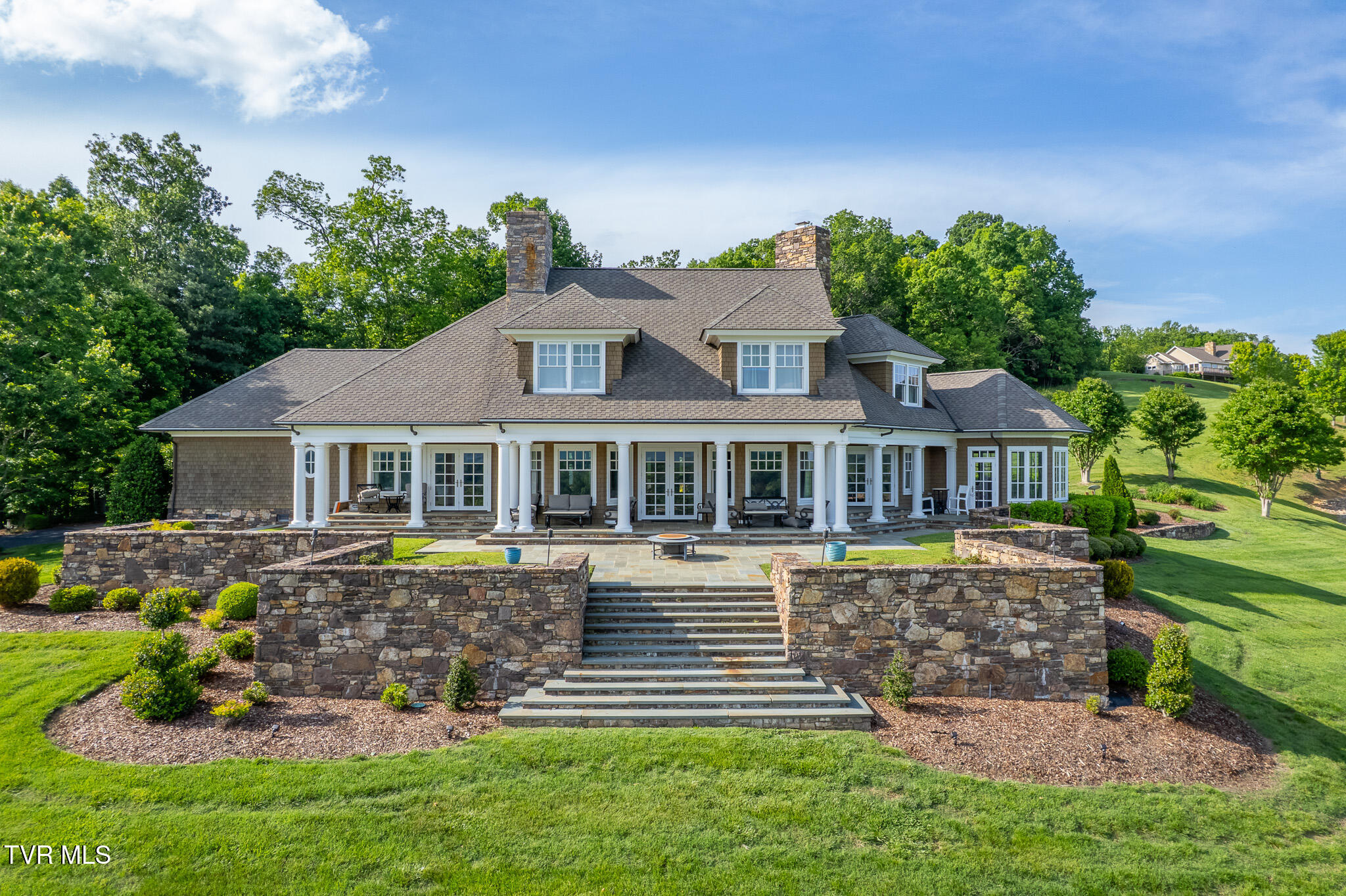 19 Summer Hill Lane Property Photo