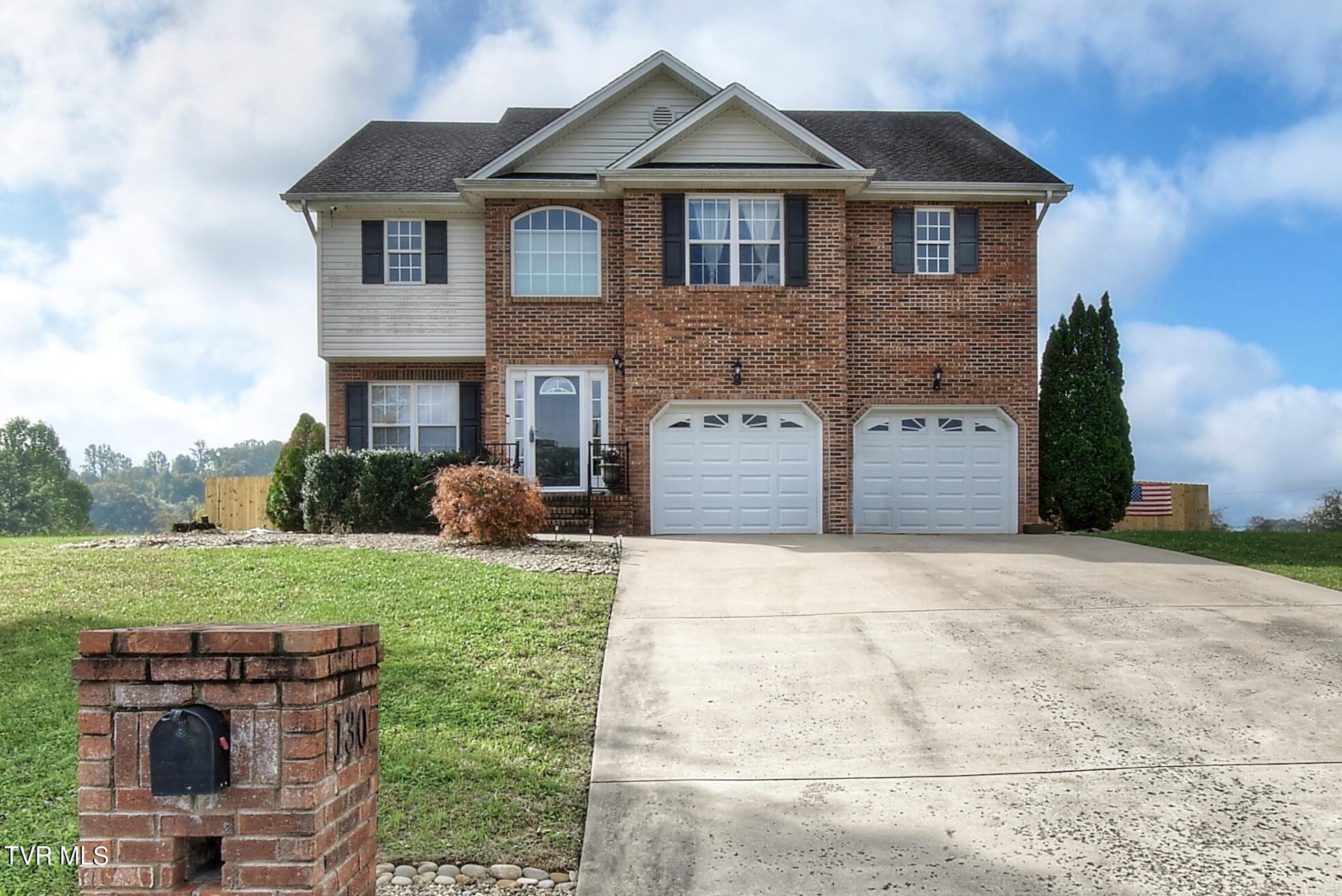 Gray Middle Real Estate Listings Main Image