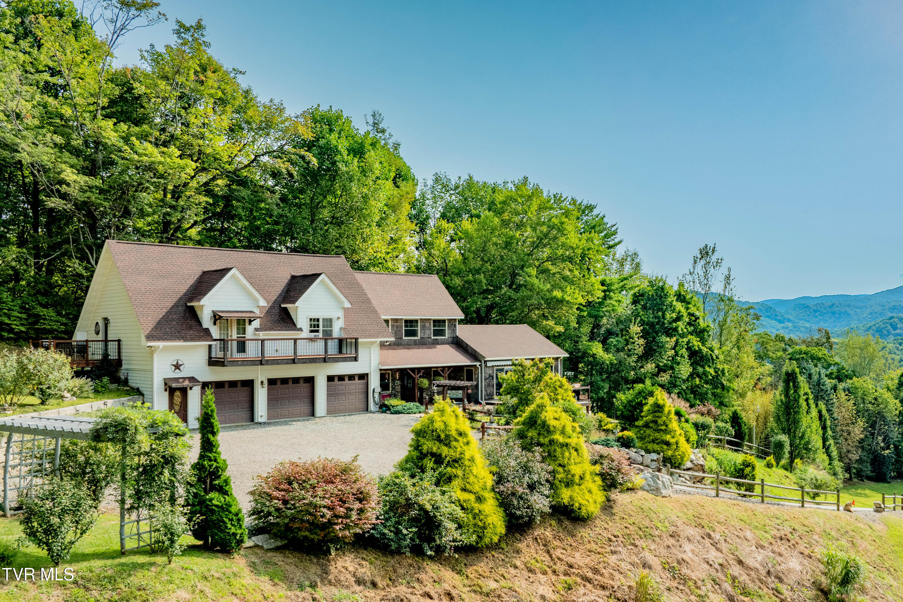 567 Ragan Road Property Photo
