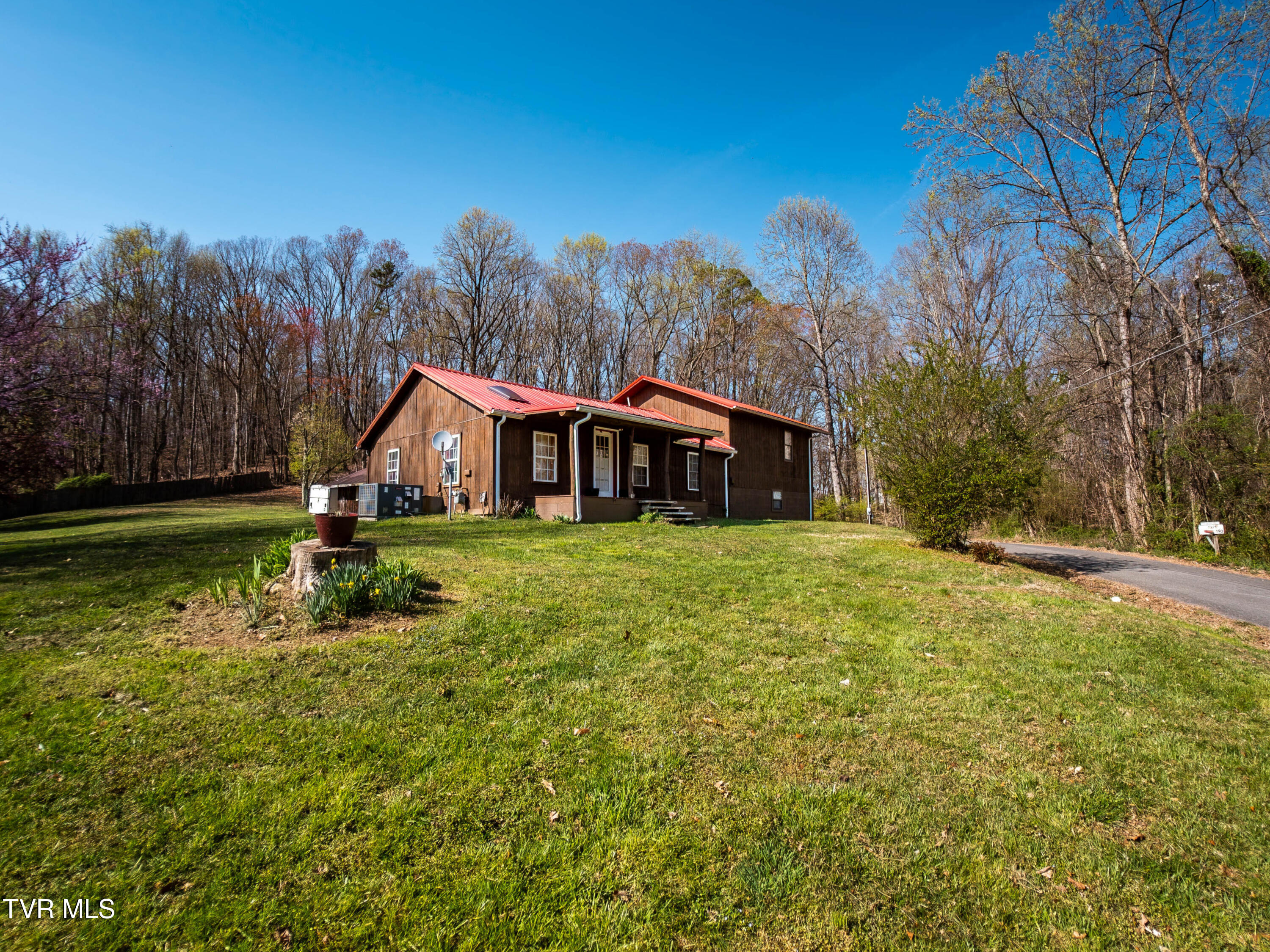 193 Henard Road Property Photo