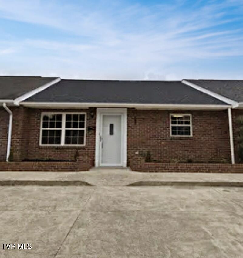 328 South Cedar Avenue Property Photo