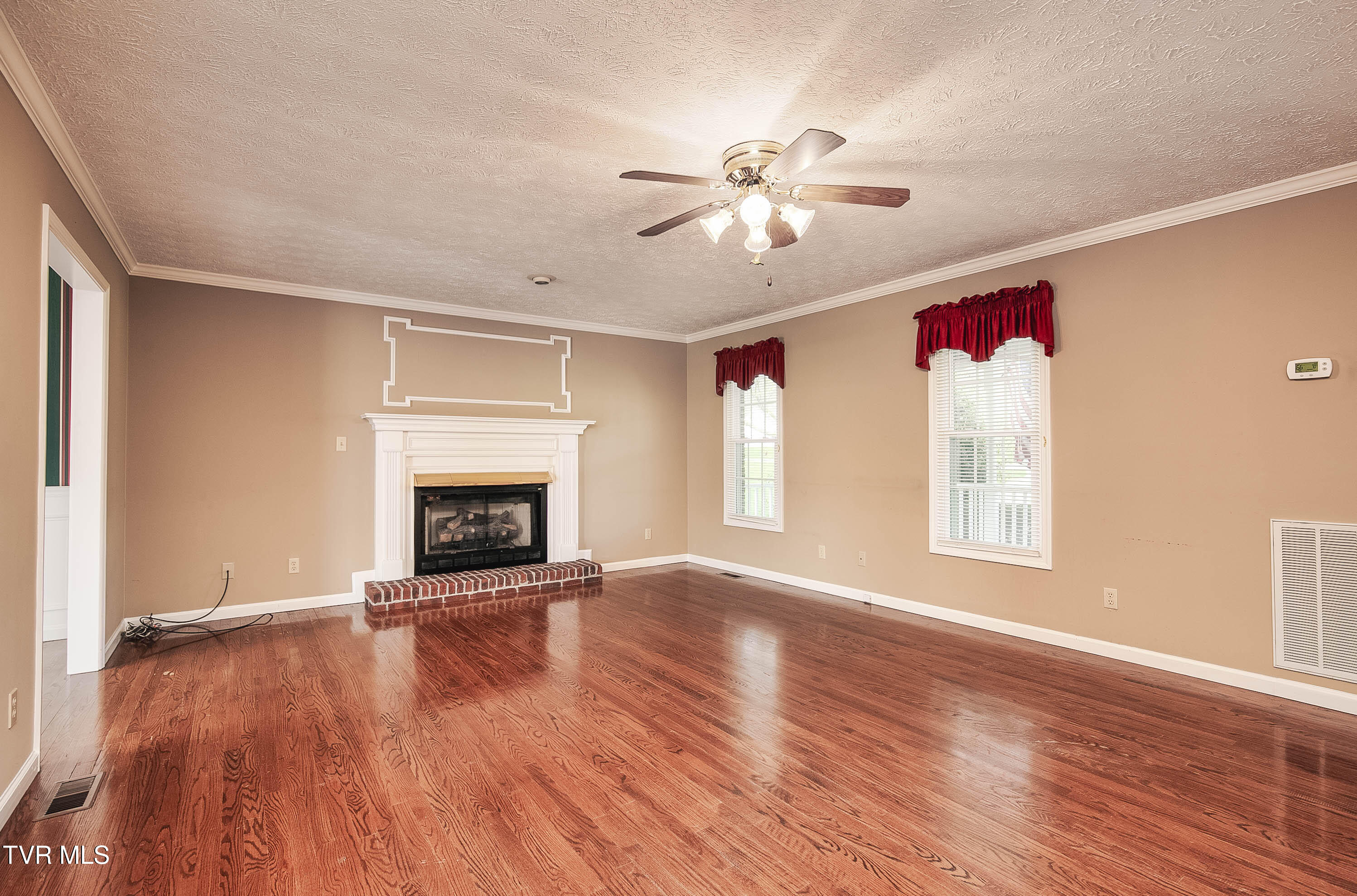 752 West Valley Drive Property Photo 5