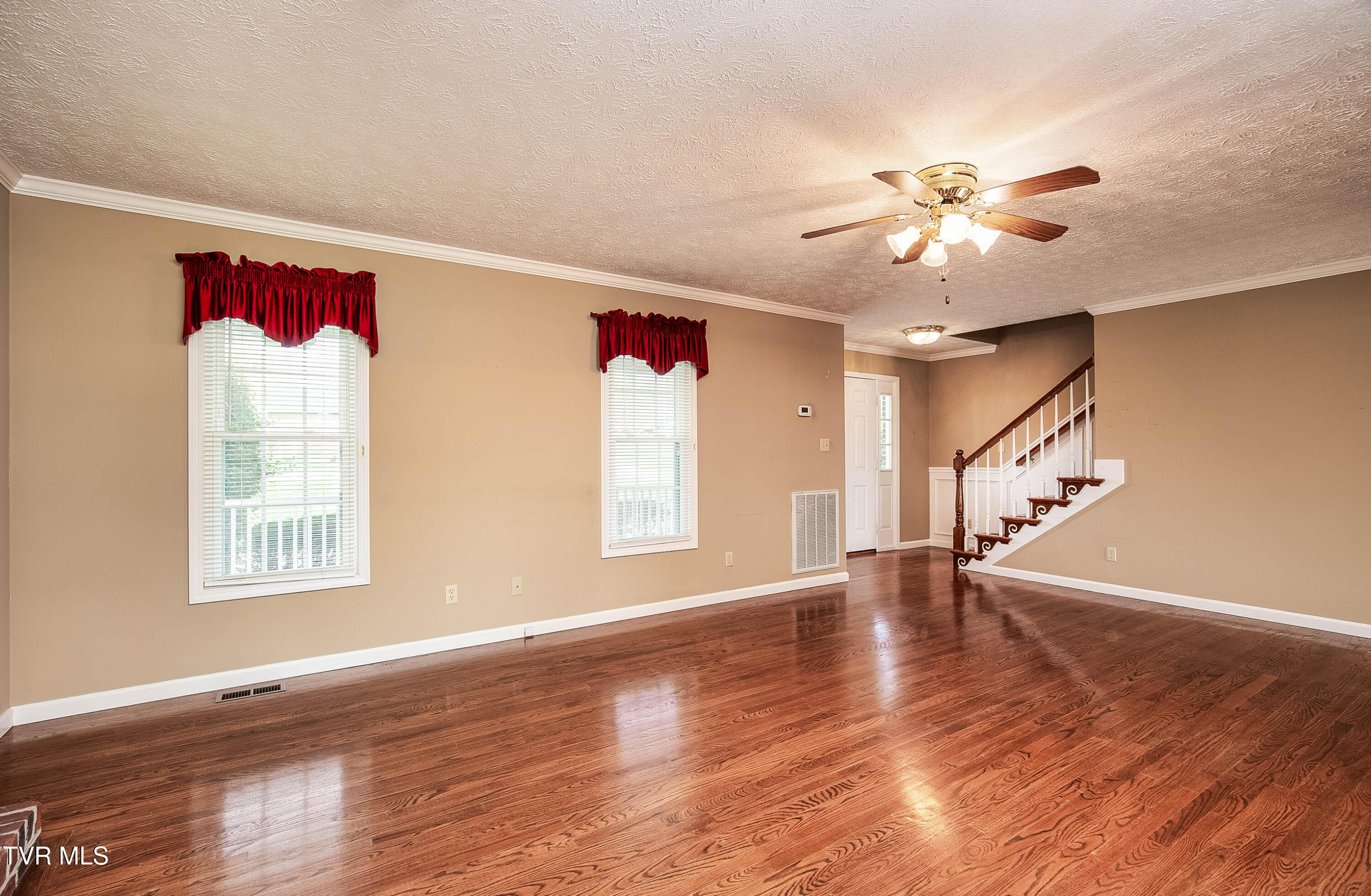 752 West Valley Drive Property Photo 6