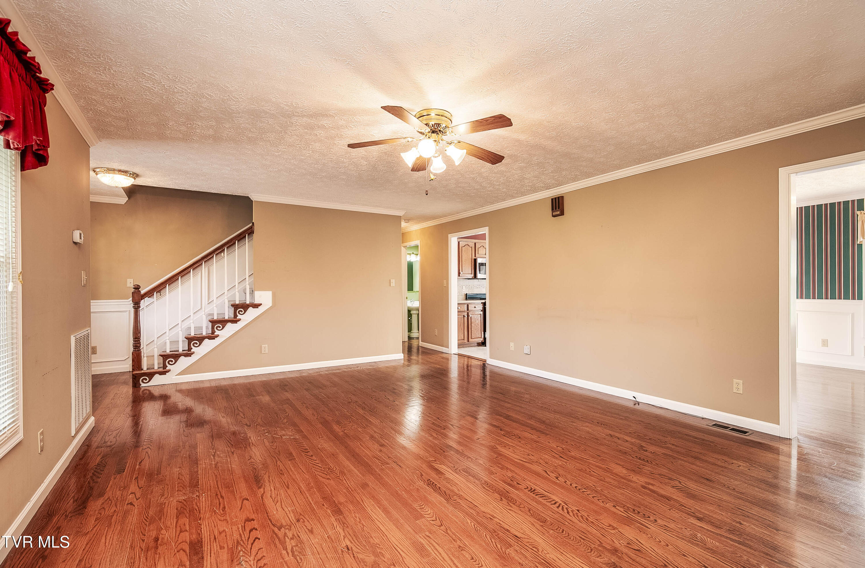 752 West Valley Drive Property Photo 7