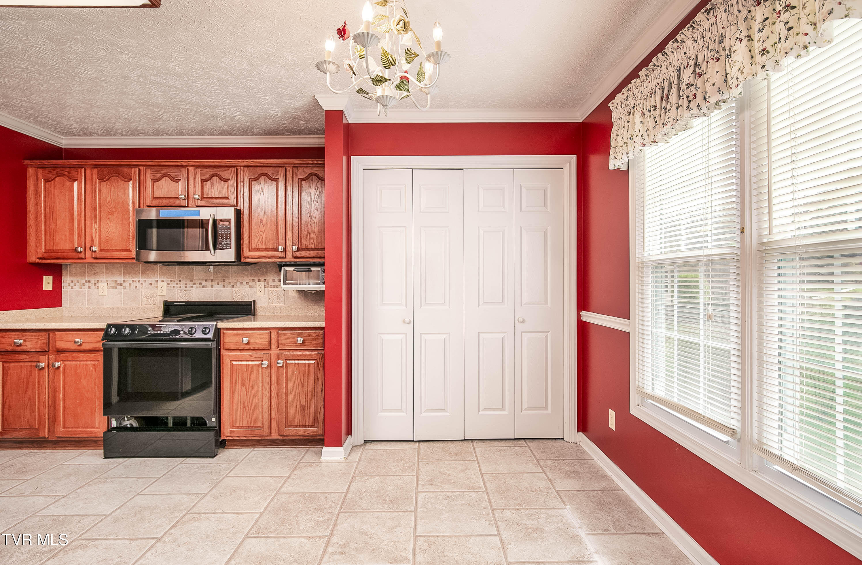 752 West Valley Drive Property Photo 10