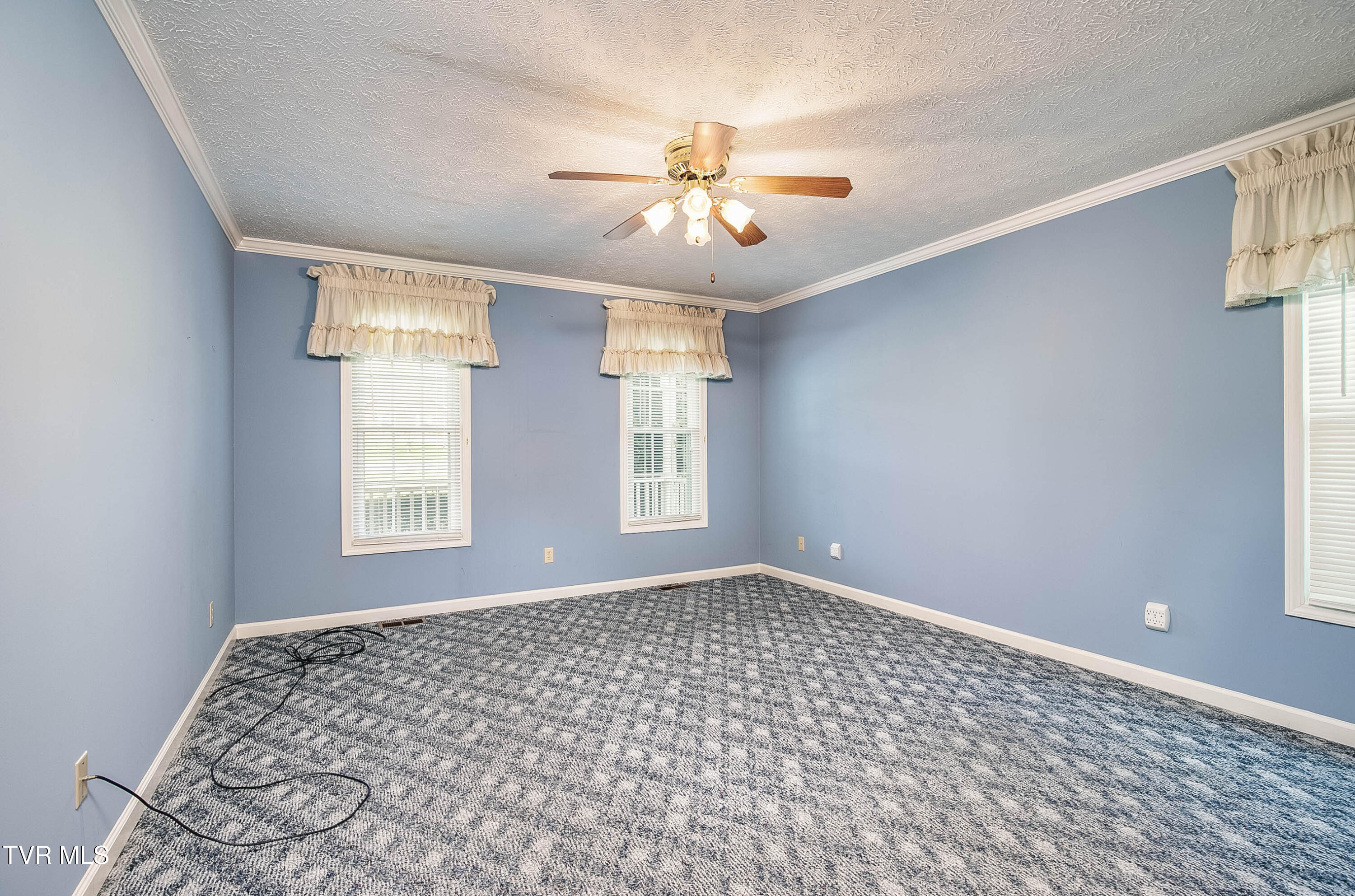 752 West Valley Drive Property Photo 17