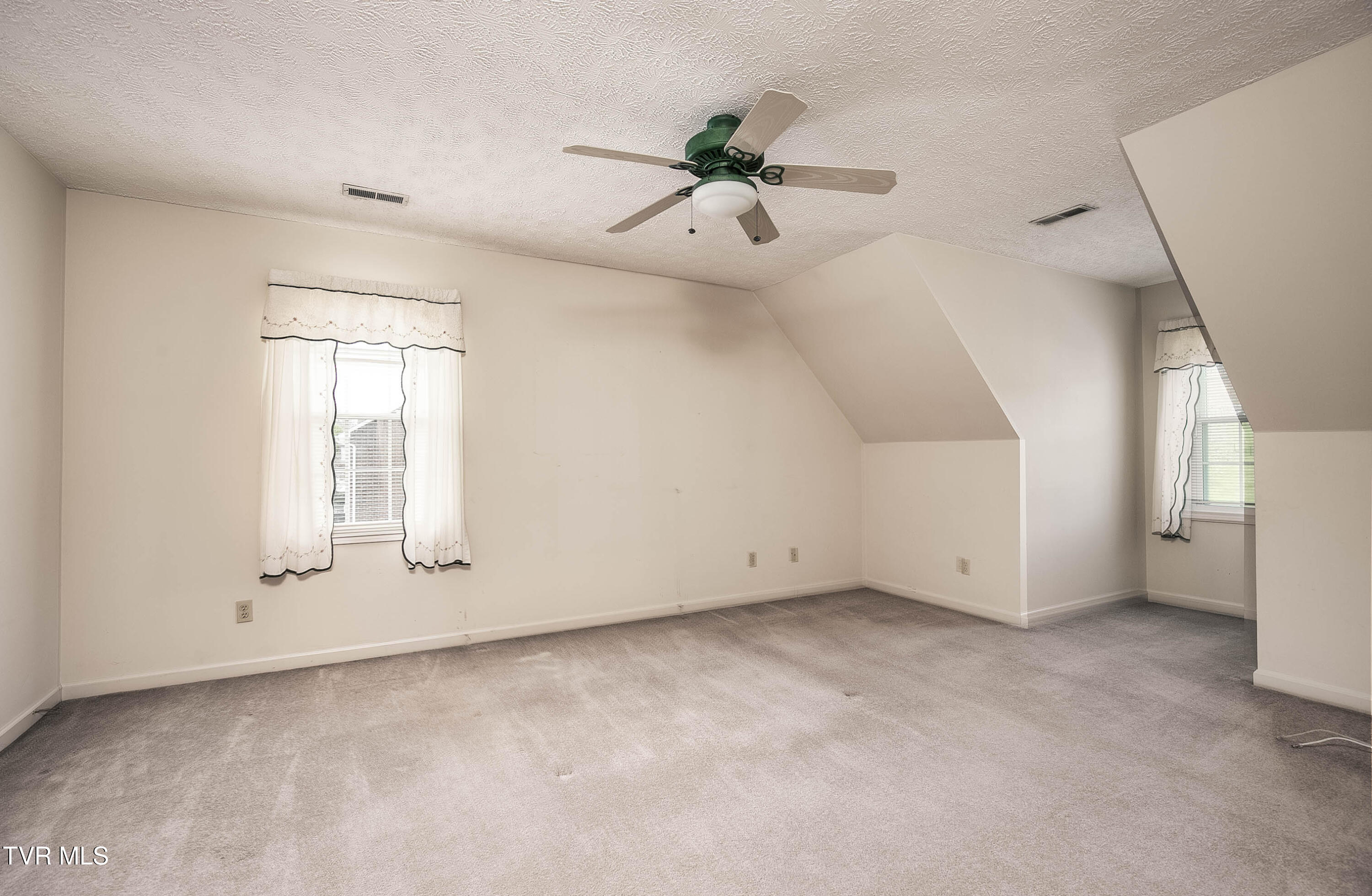752 West Valley Drive Property Photo 25