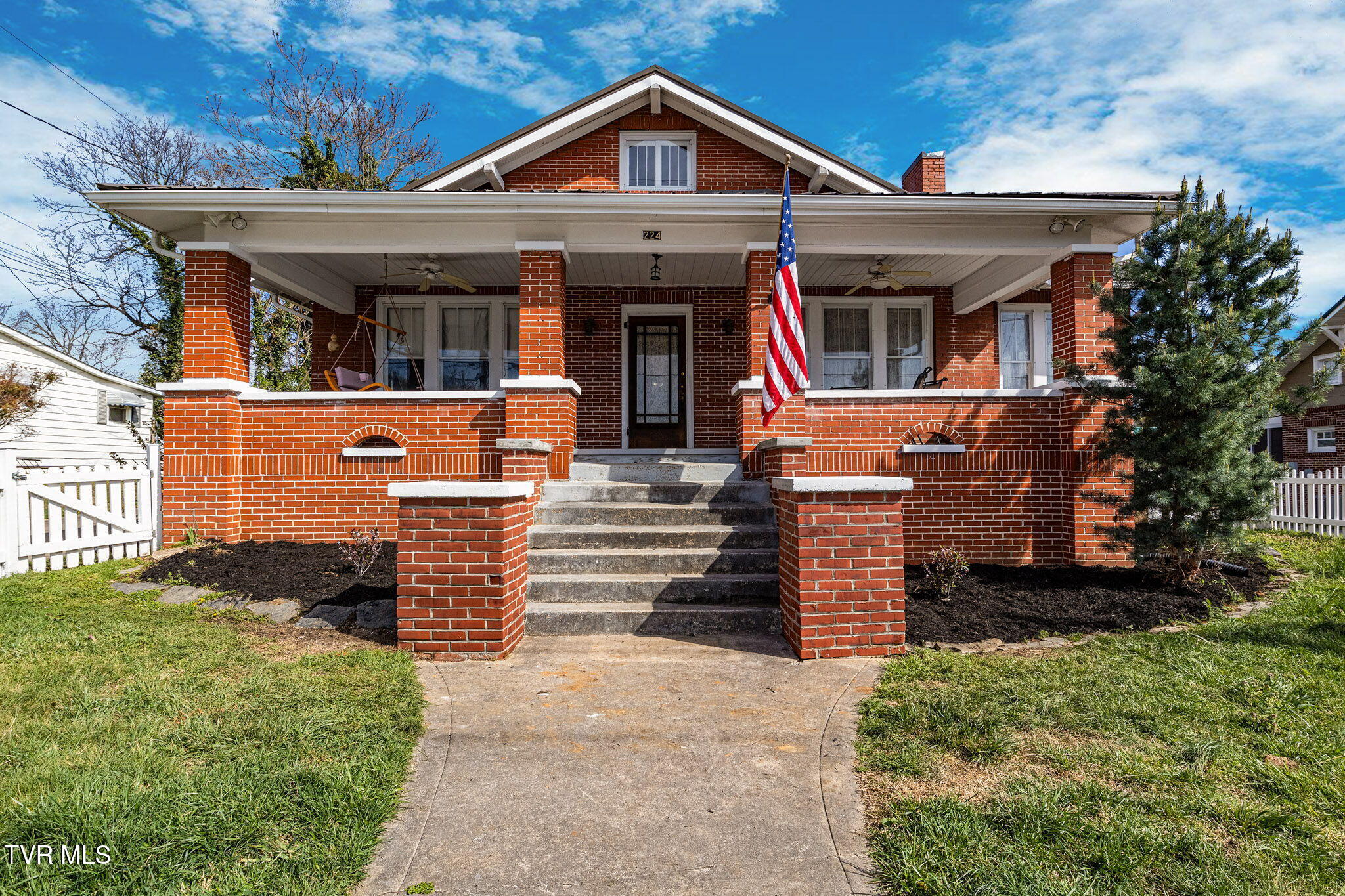 224 North Irish Street Property Photo
