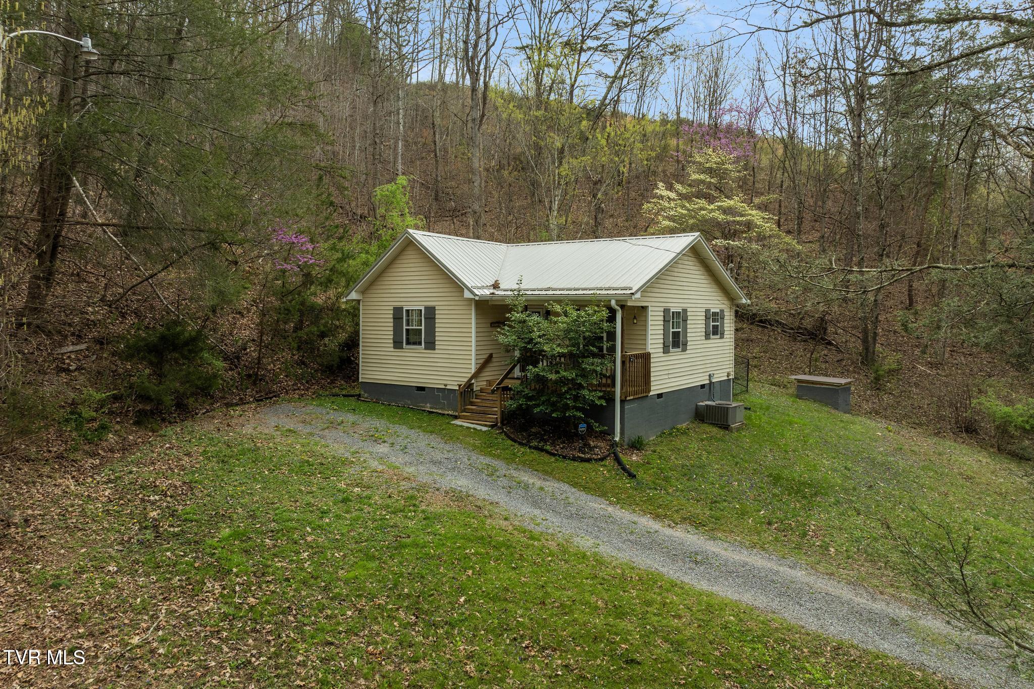715 Slate Hill Road Property Photo 1