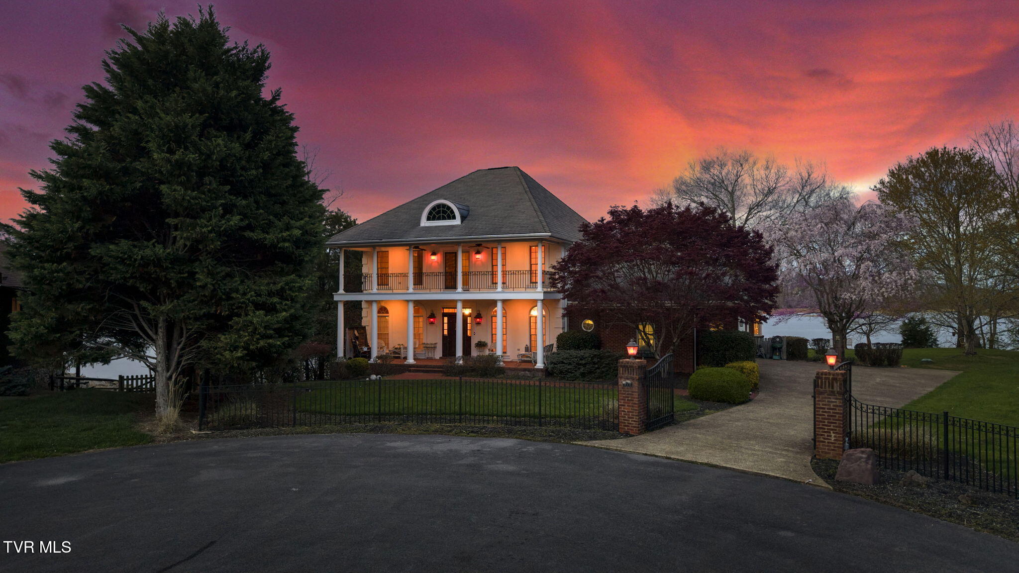 471 Chelaque Way Property Photo