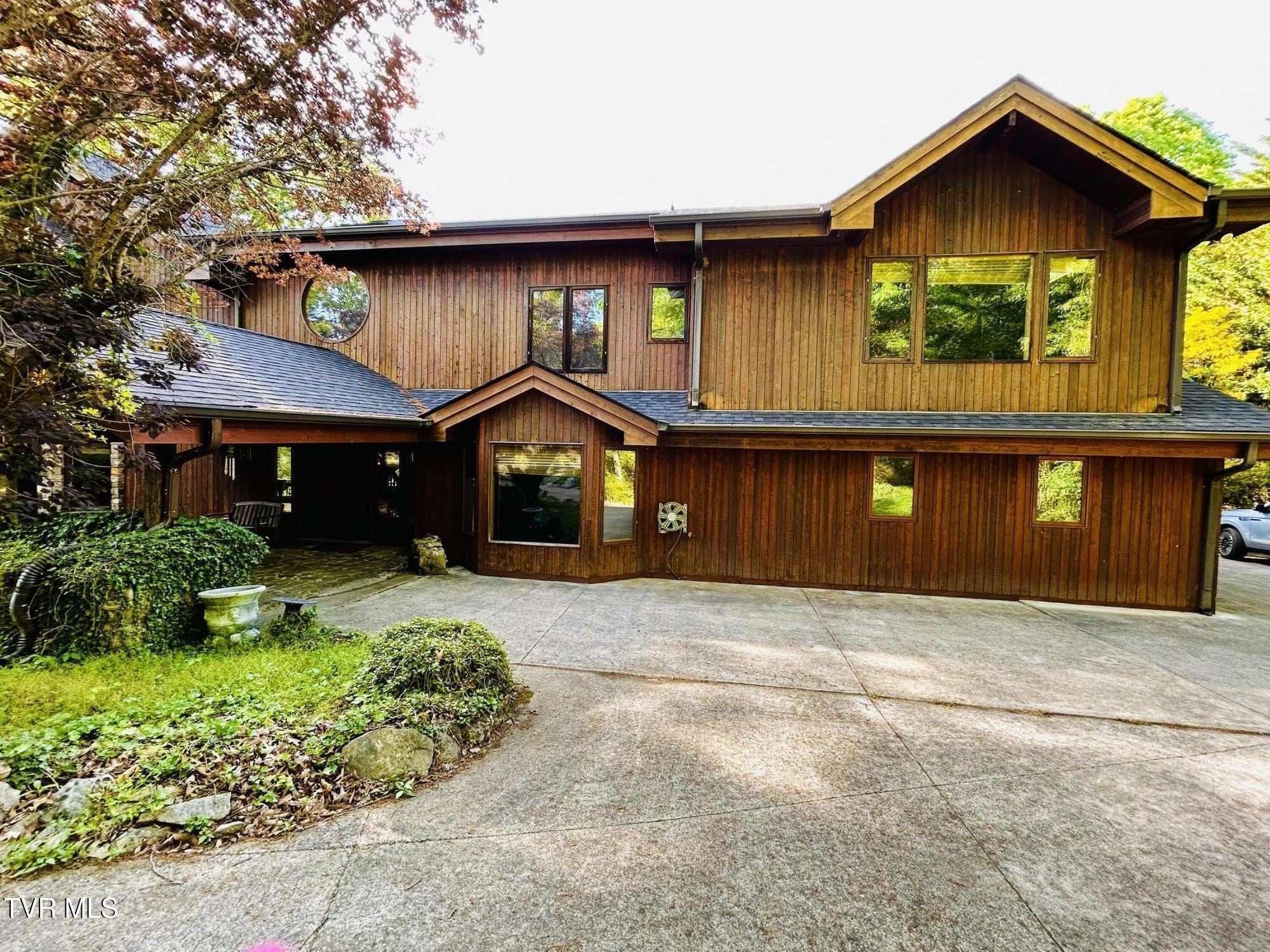 579 Lake Drive Property Photo