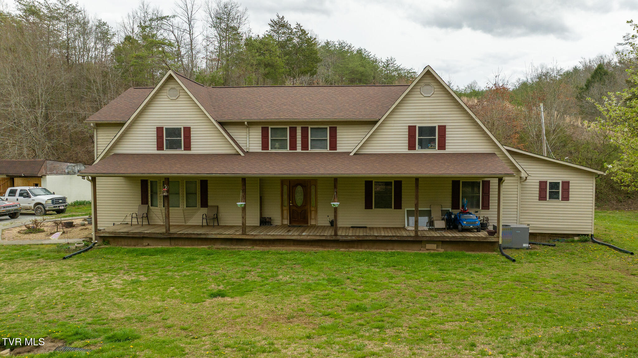 8651 Tazewell Hwy Property Photo 1