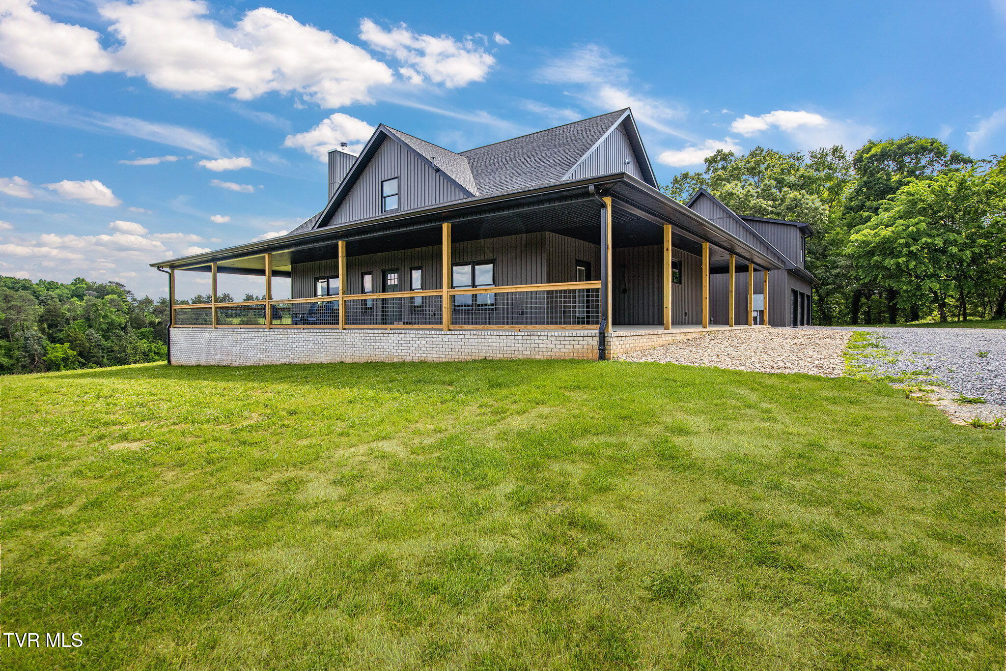 9978487 Property Photo 1