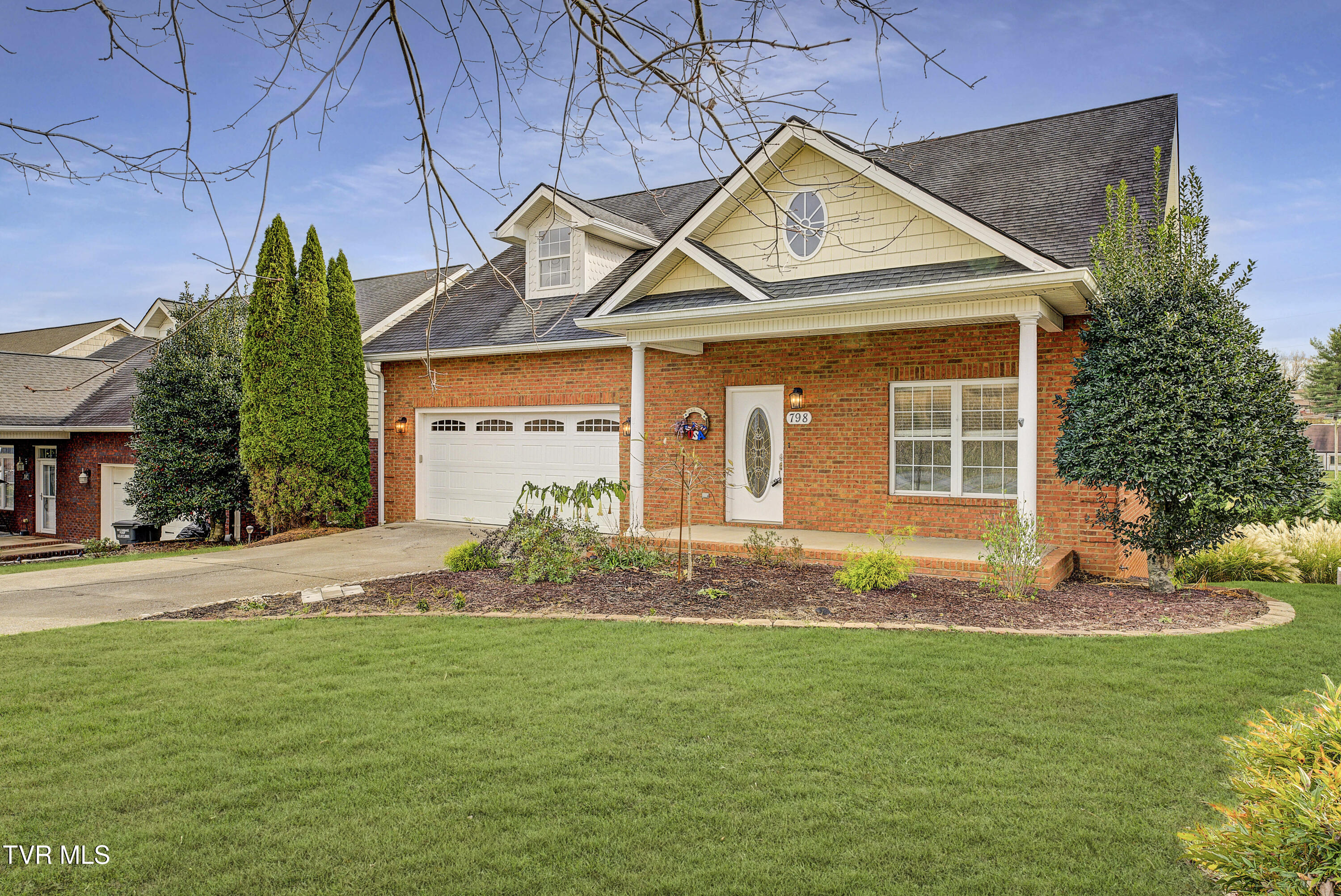 798 Hamilton Road Property Photo