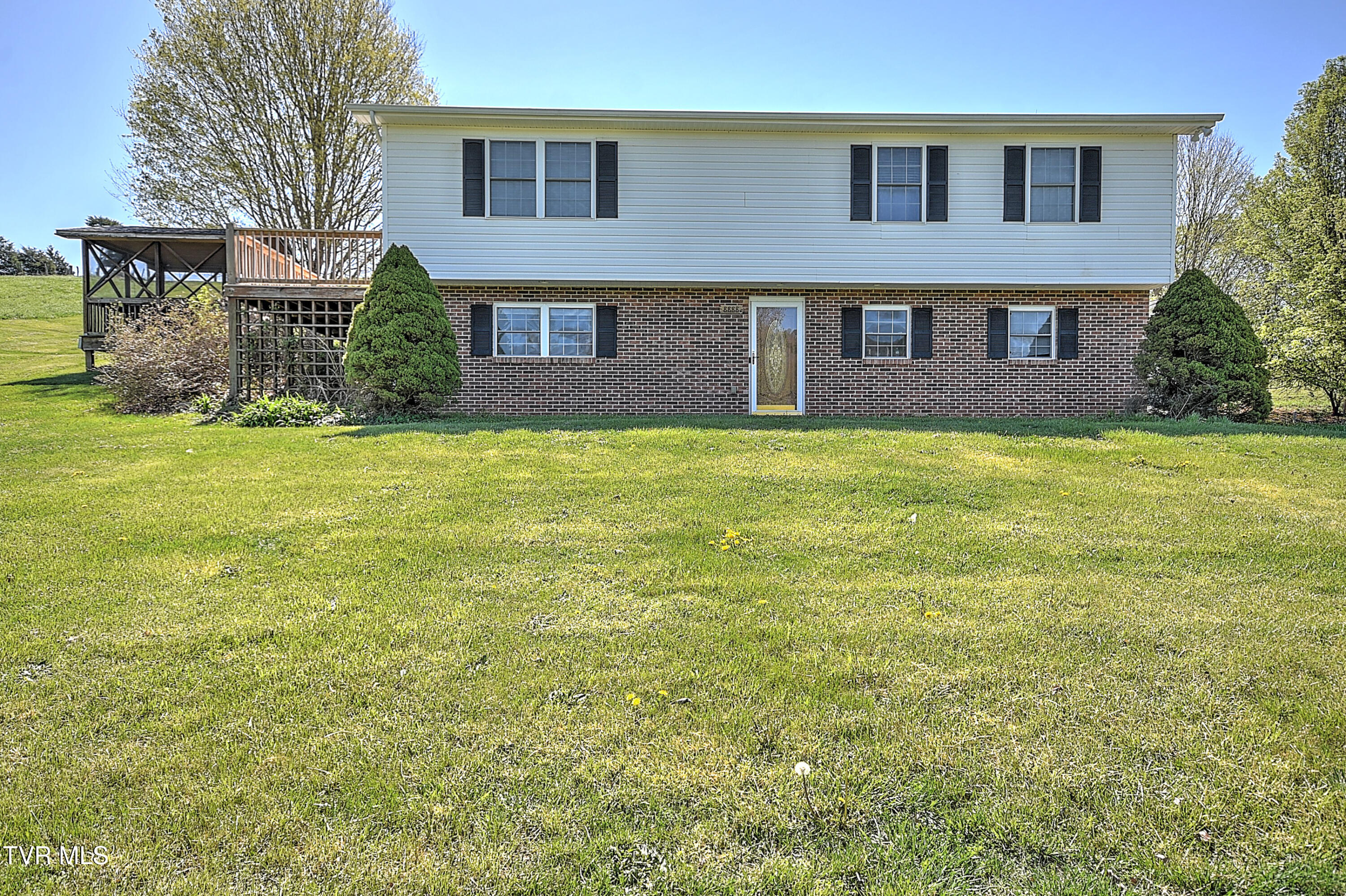 8888 Rich Valley Road Property Photo