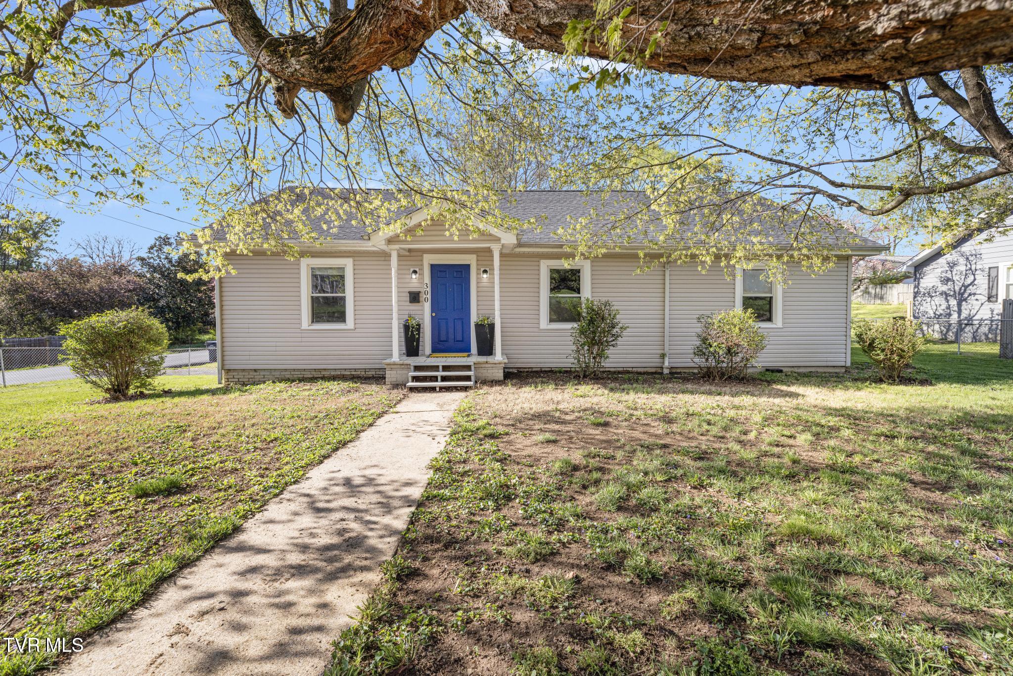300 May Avenue Property Photo