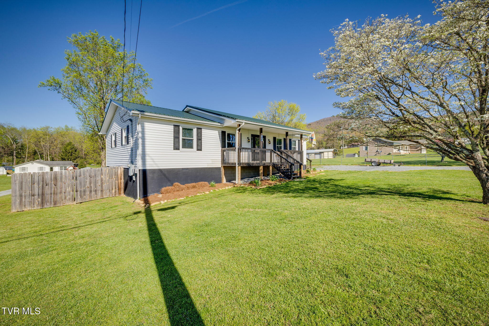 243 Sunrise Drive Property Photo 1