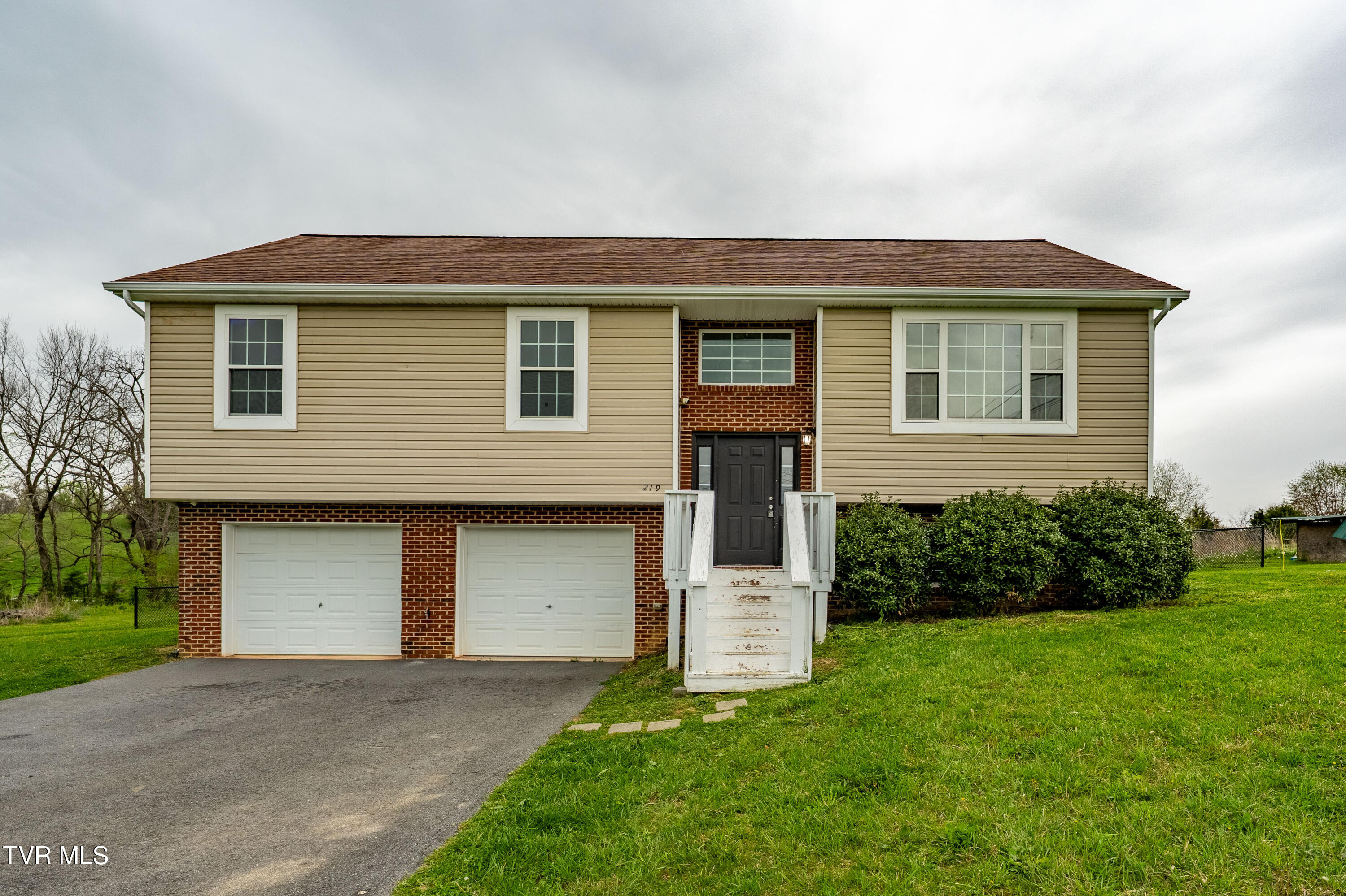 219 Slate Hill Road Property Photo 1