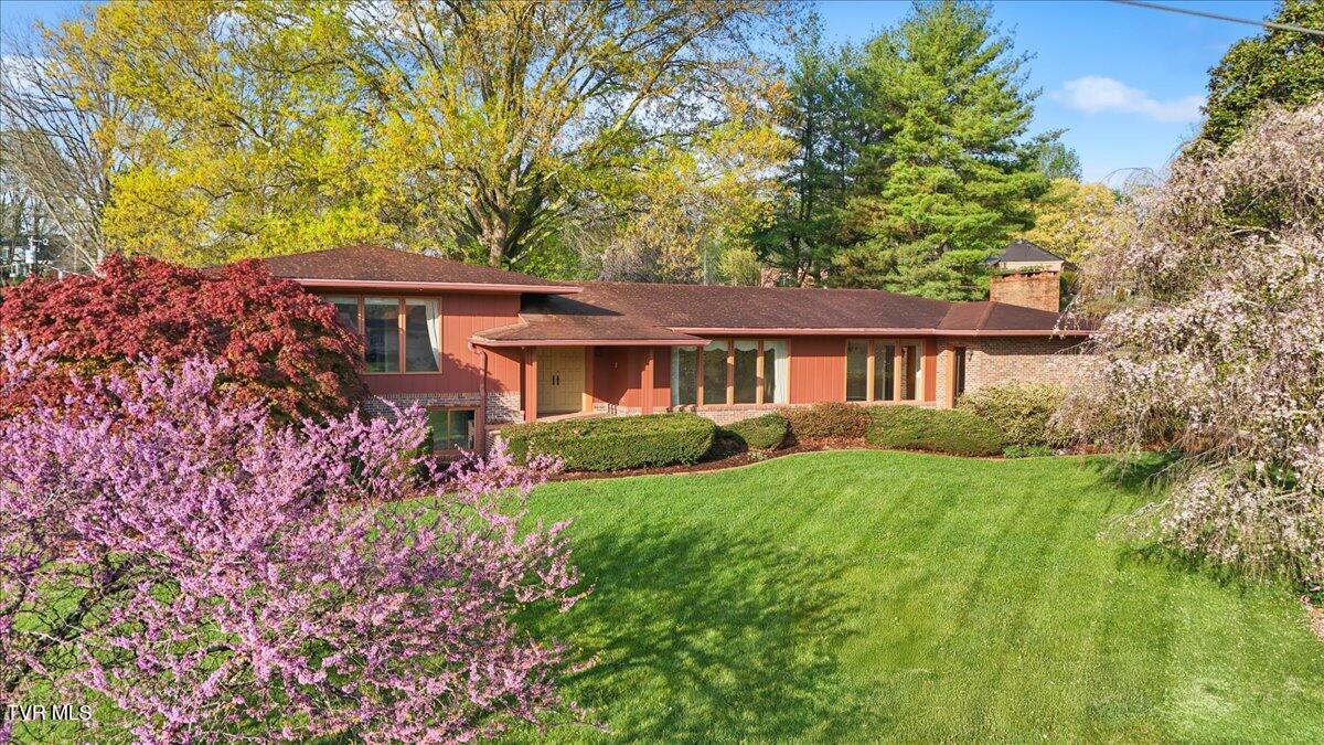 909 Millercrest Drive Property Photo