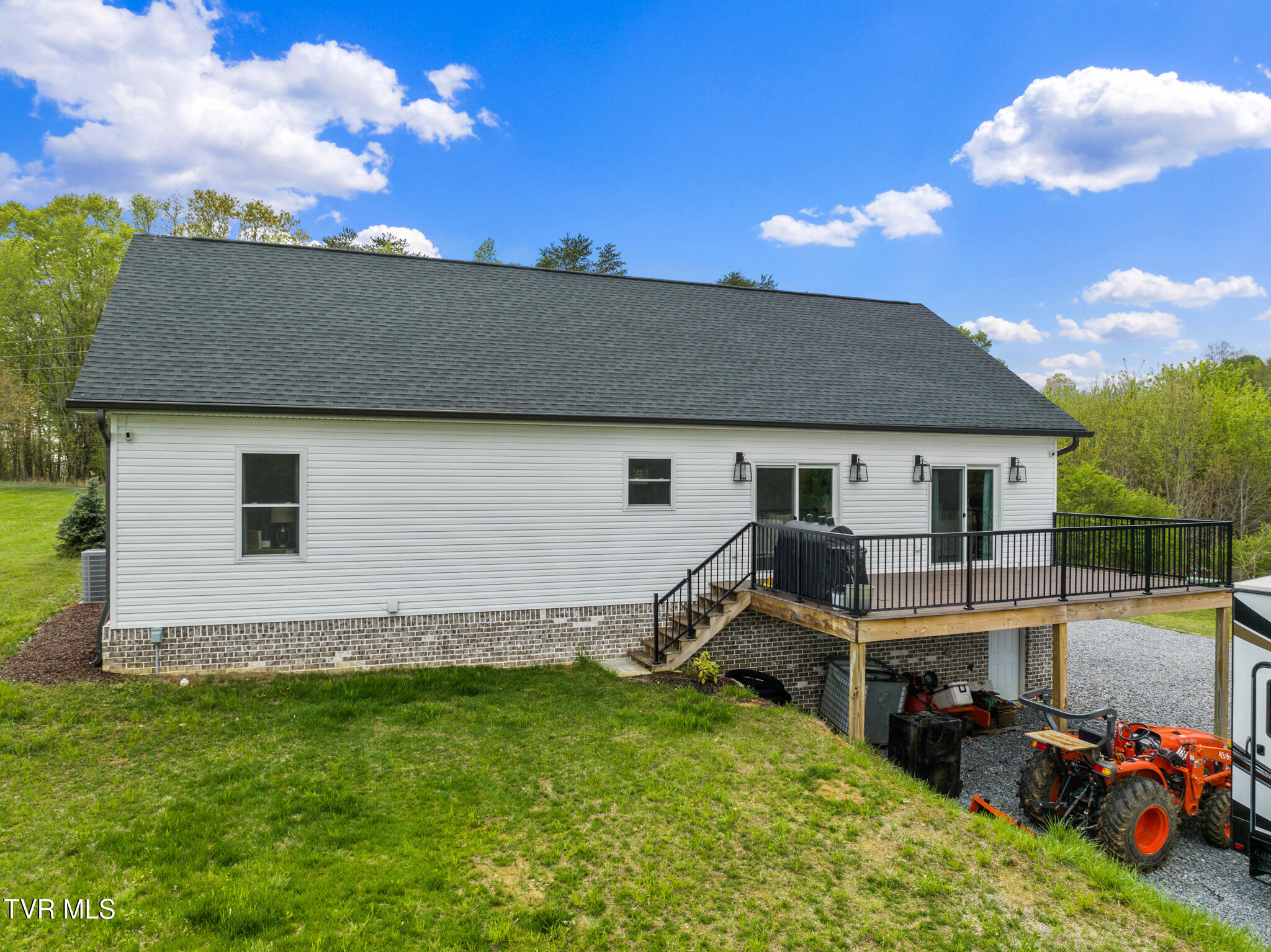 335 Bonne Vista Drive Property Photo 9