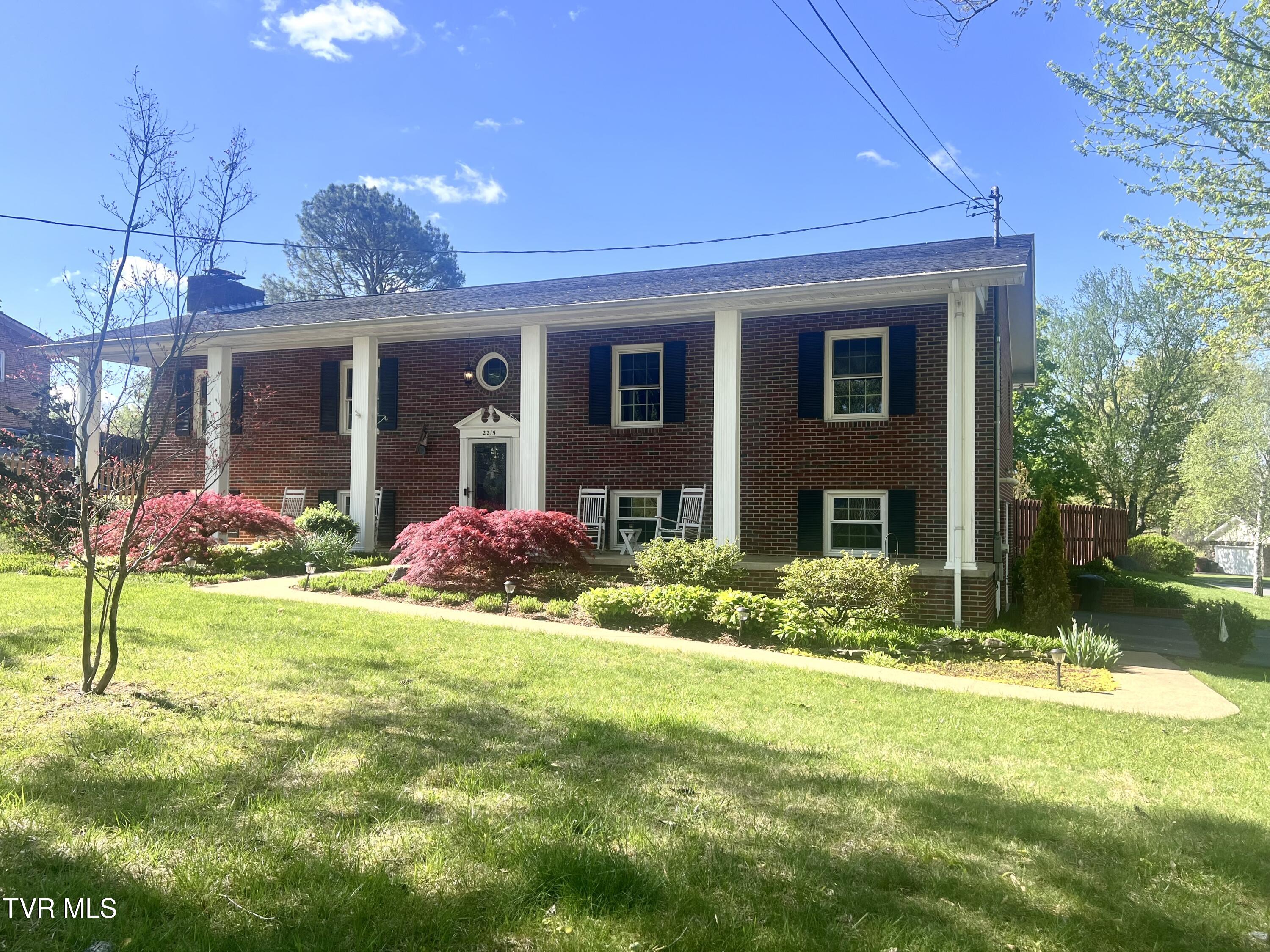 2215 Knob Creek Road Property Photo