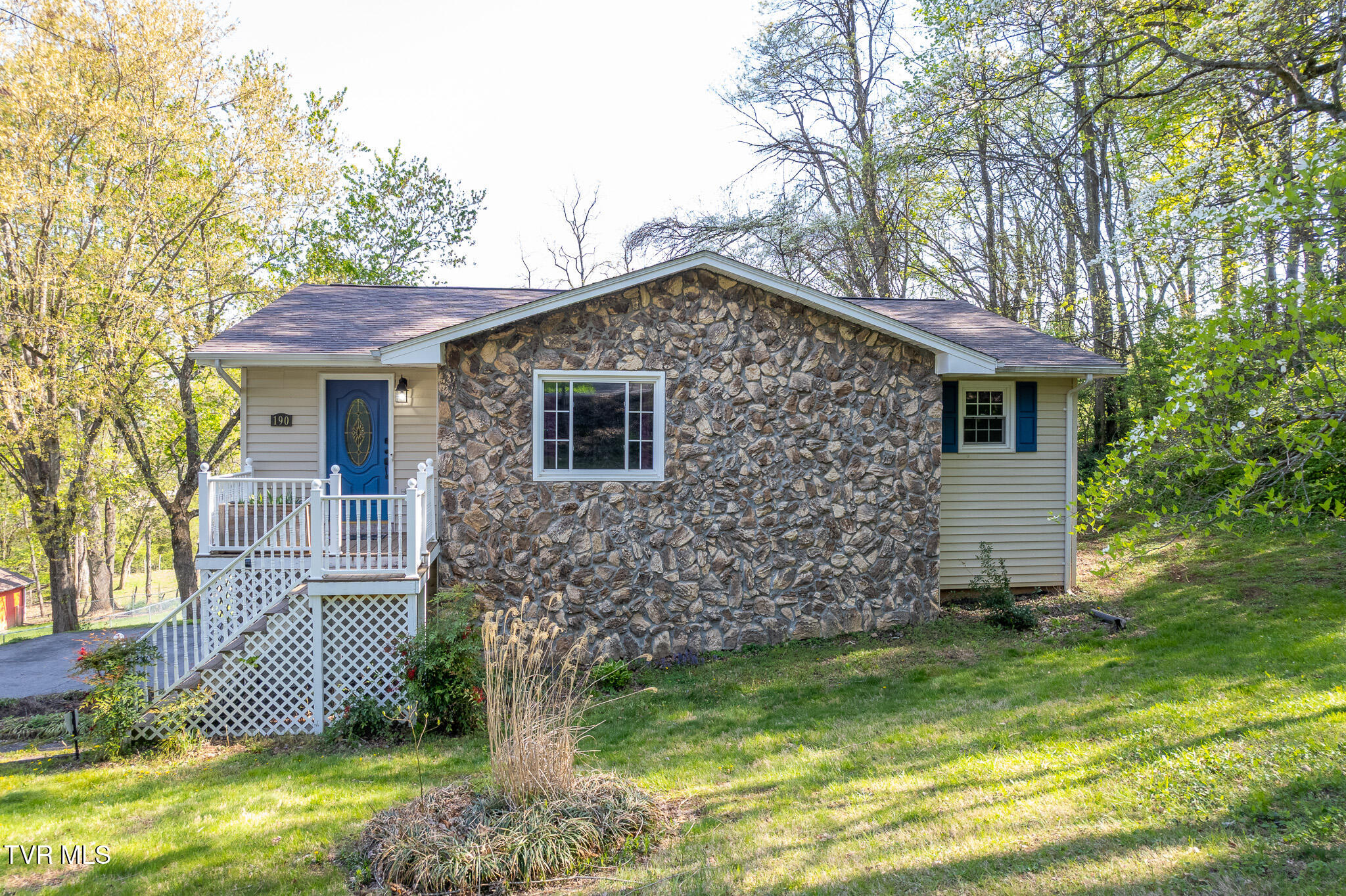 190 Highland Road Property Photo