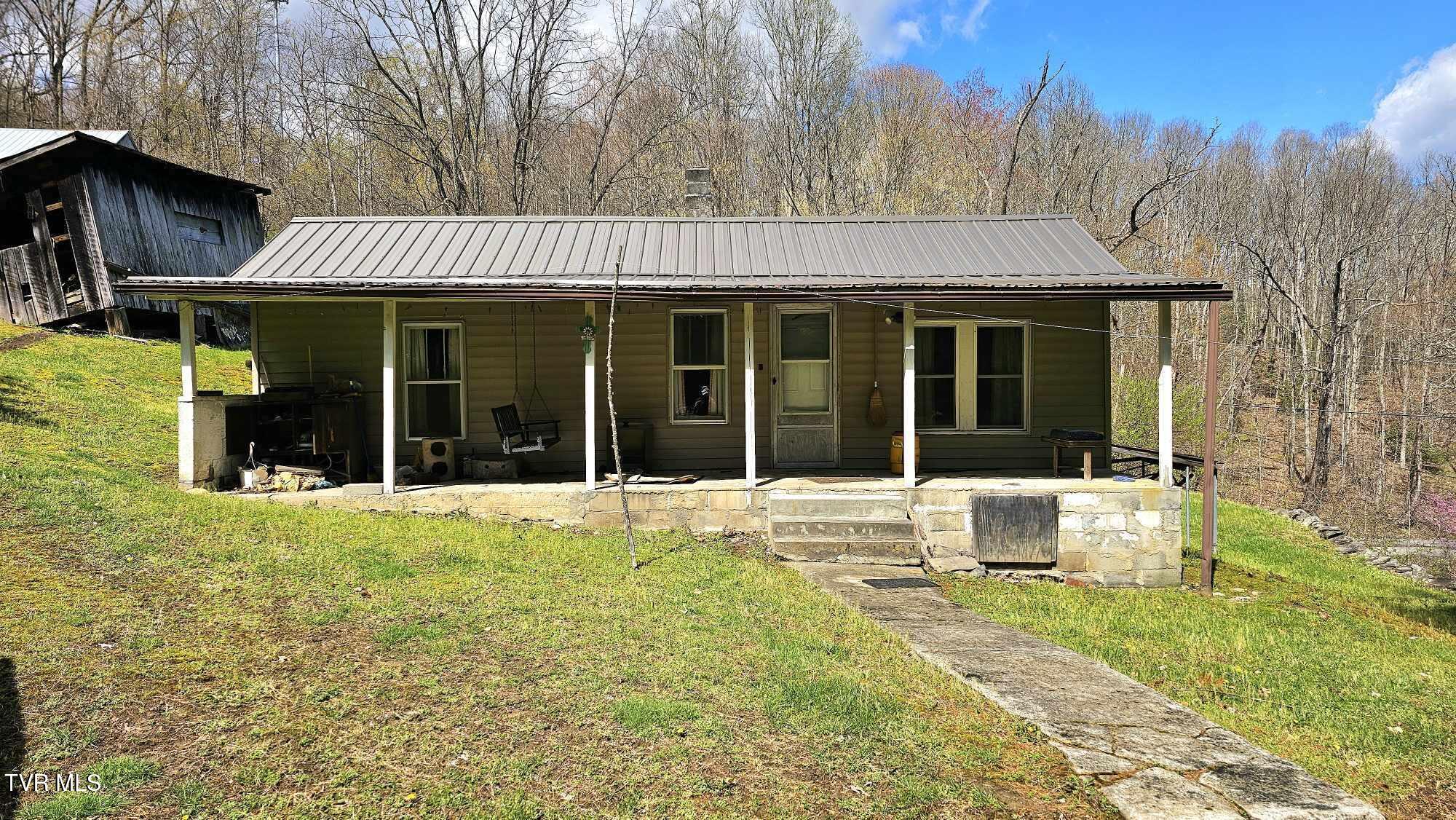 4183 Stone Mountain Road Property Photo
