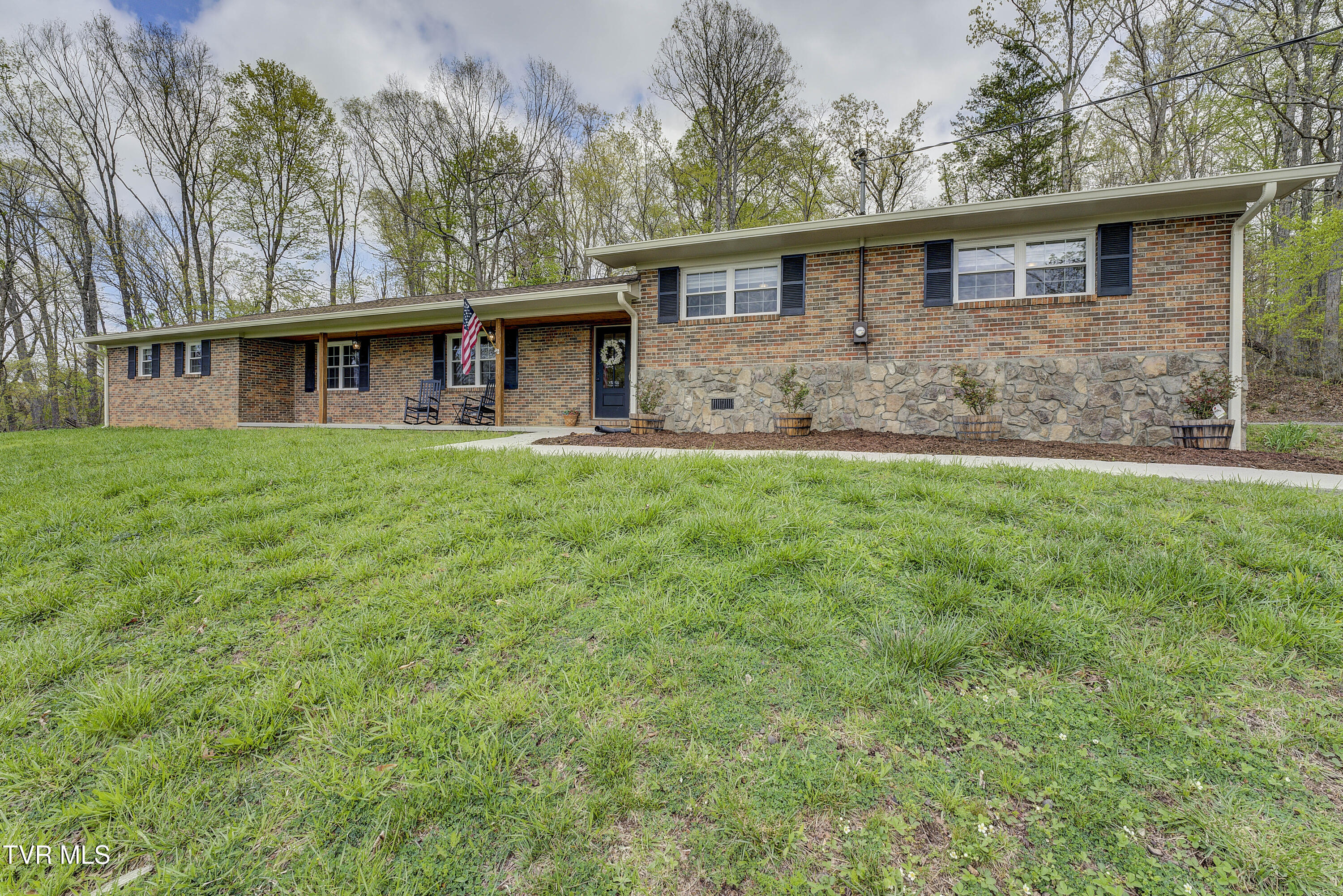 368 New Hope Road Property Photo