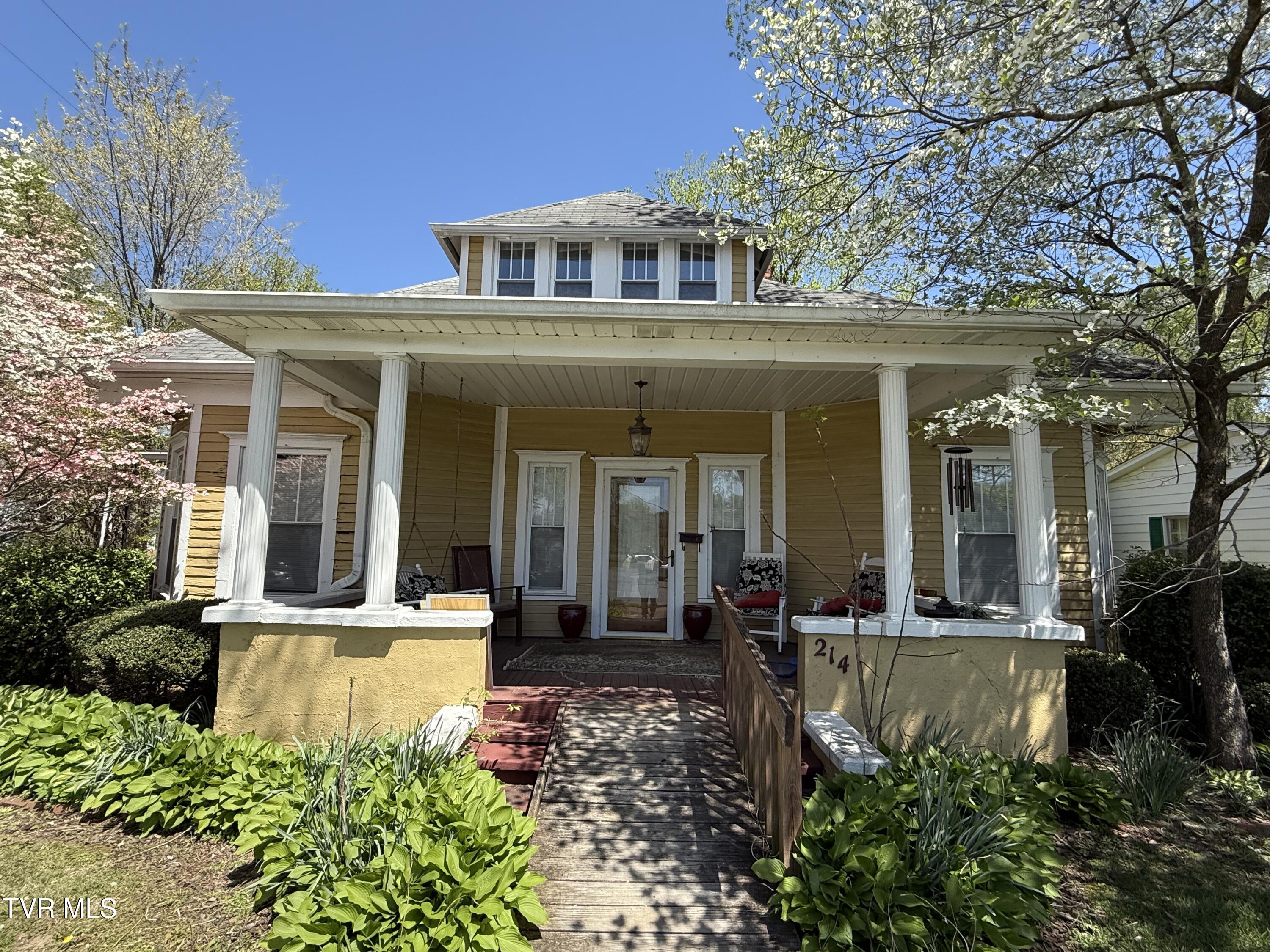 214 South Sycamore Street Property Photo