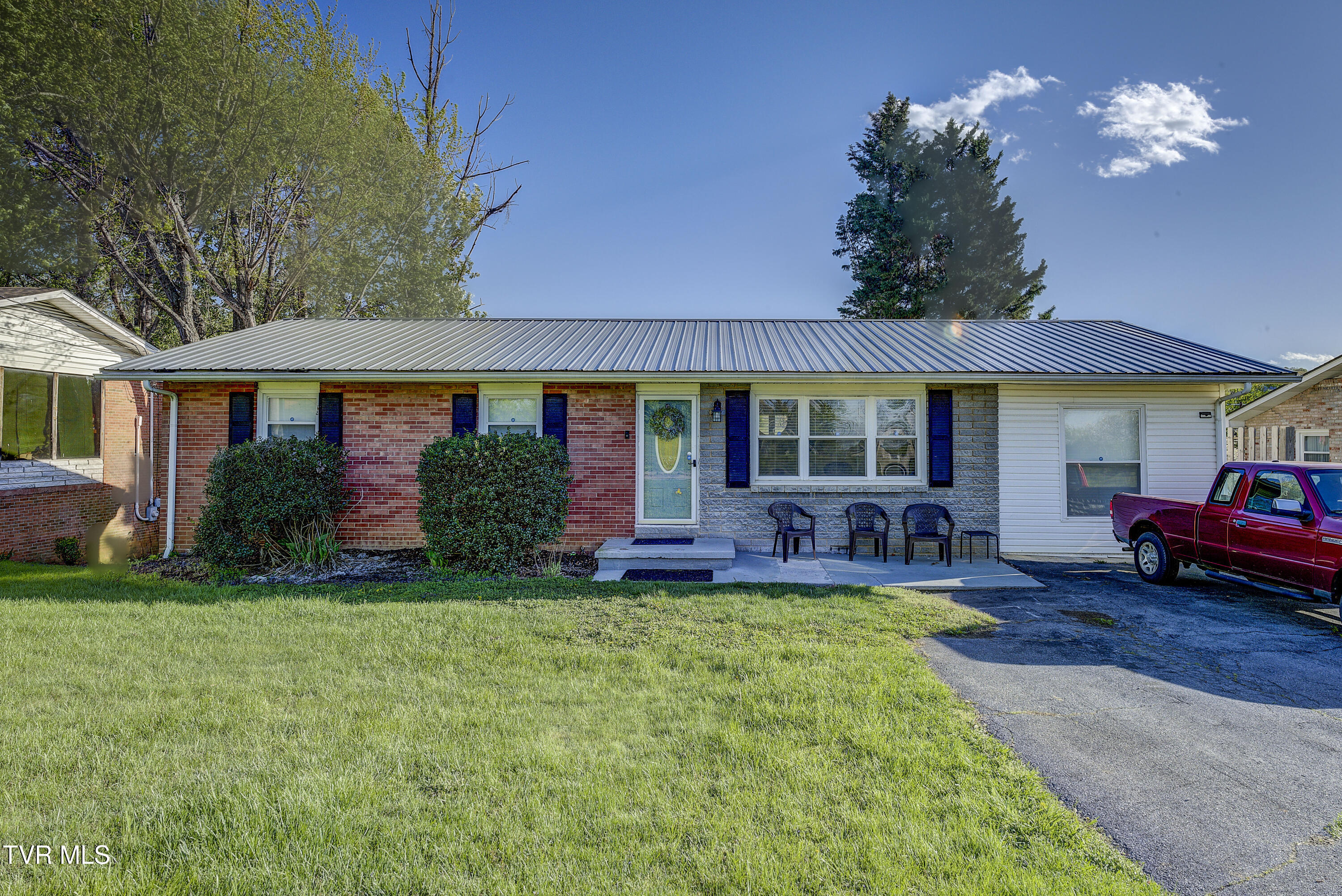 602 Bradley Street Property Photo