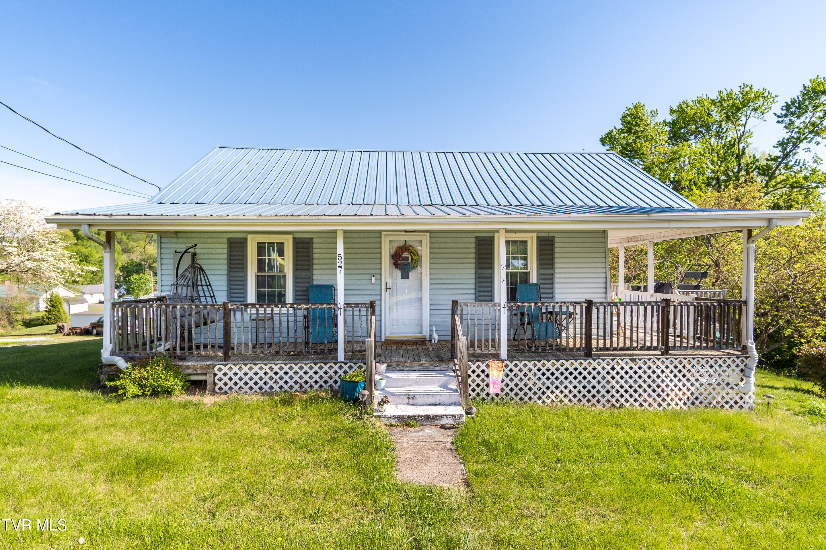 527 Monroe Street Property Photo