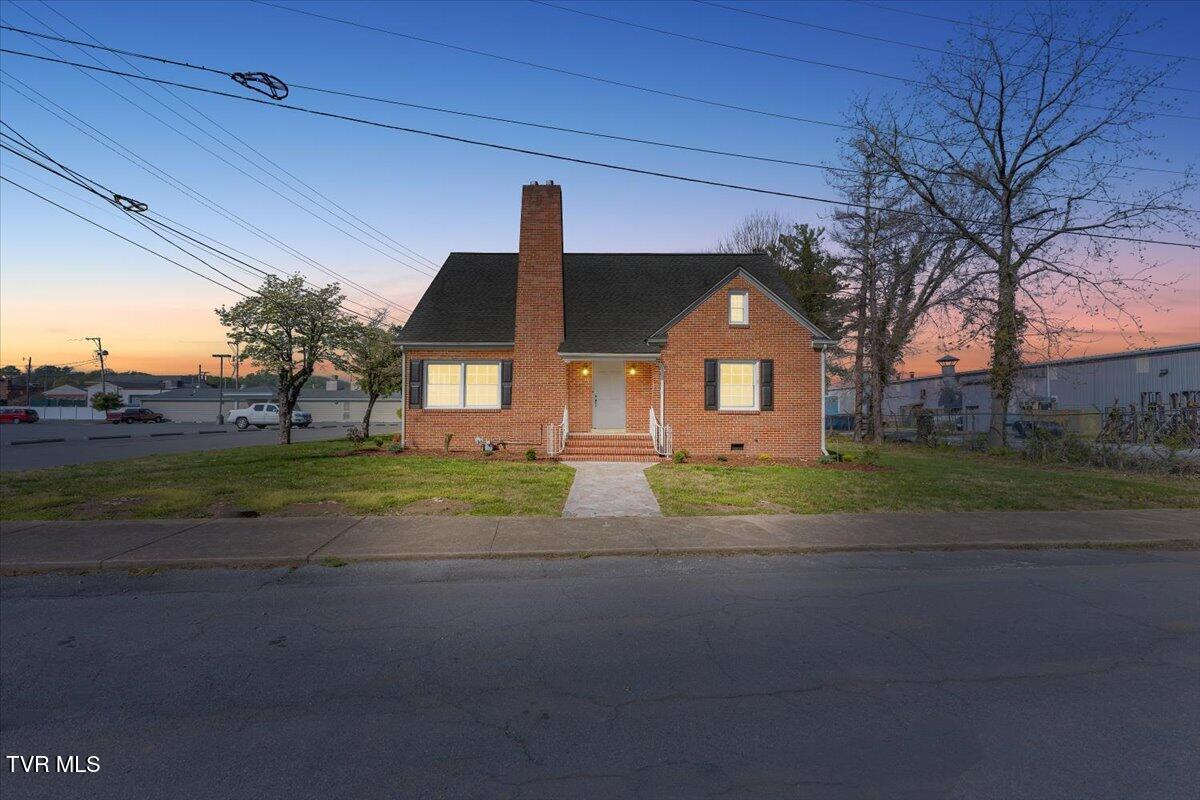 223 North N. Riverside Drive Property Photo