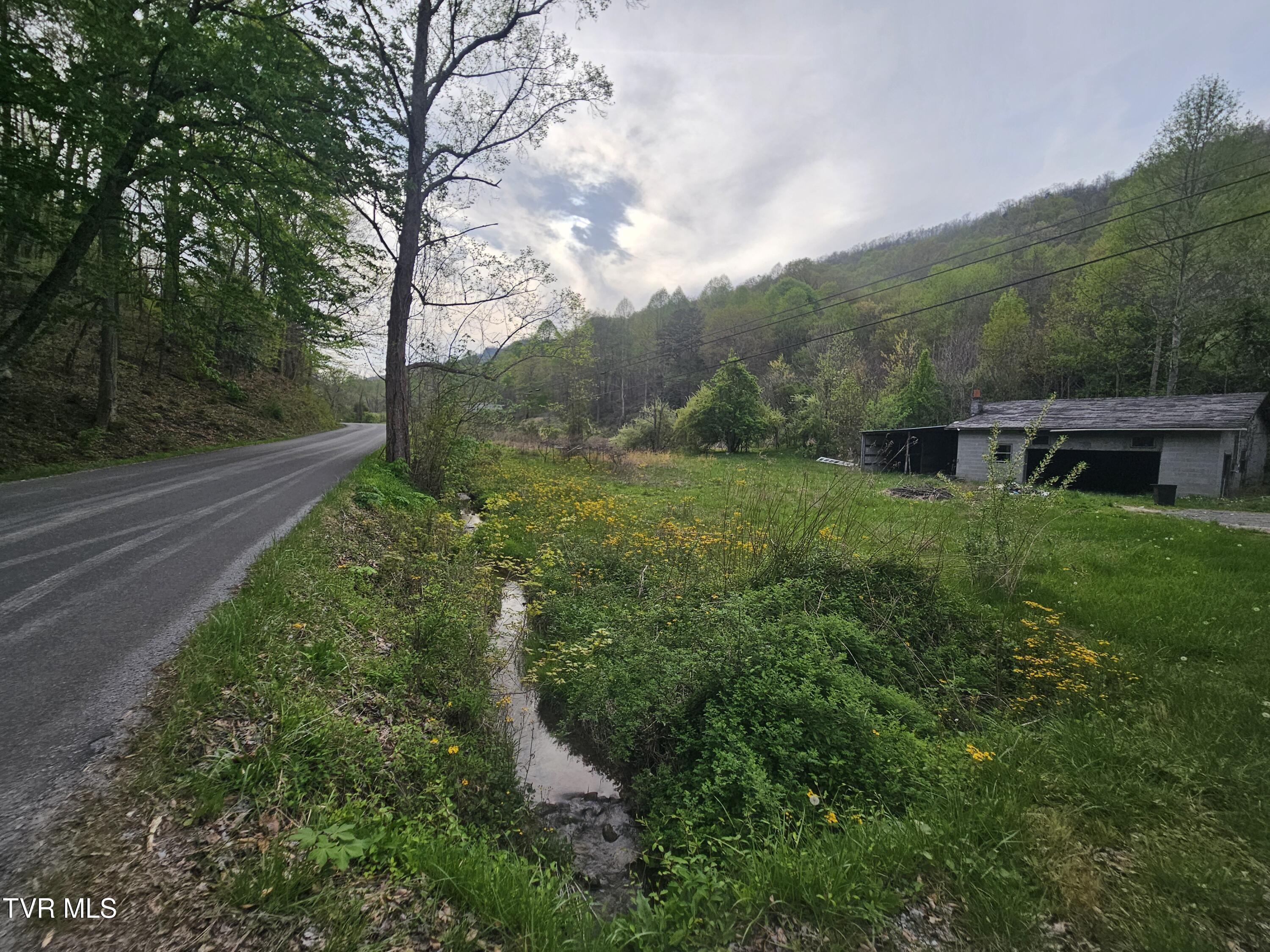 2320 Left Poor Valley Road Property Photo