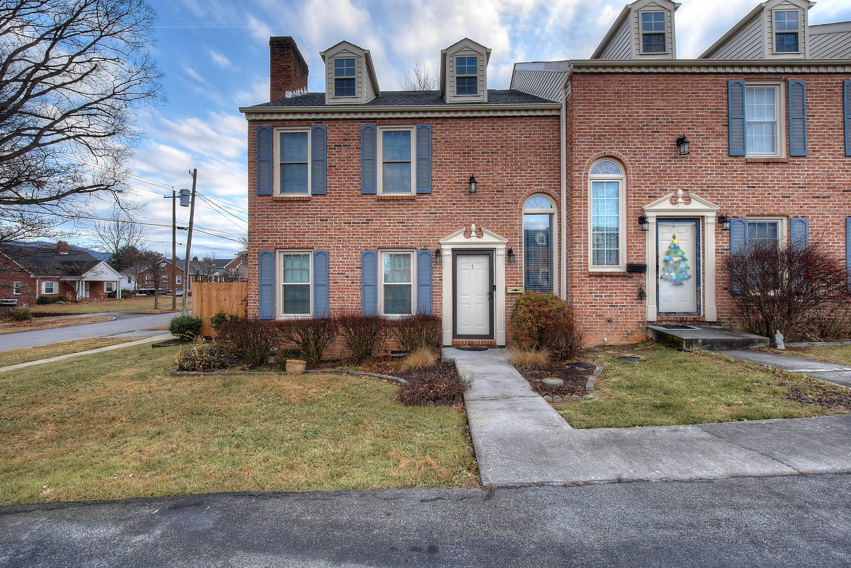 200 West F Street Property Photo