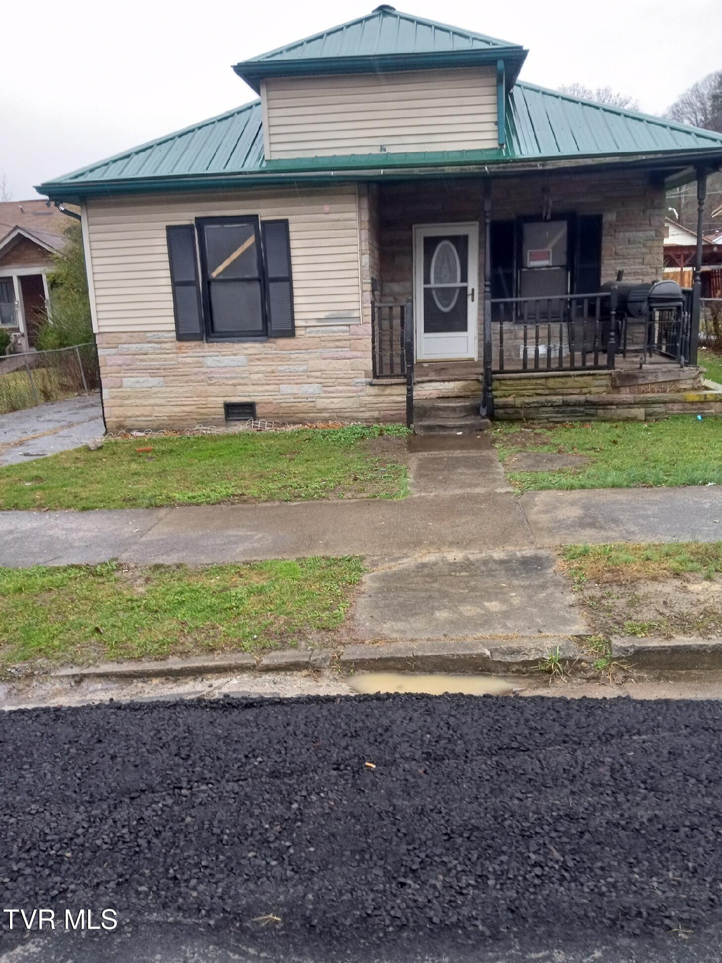 308 Spruce Street Property Photo 1
