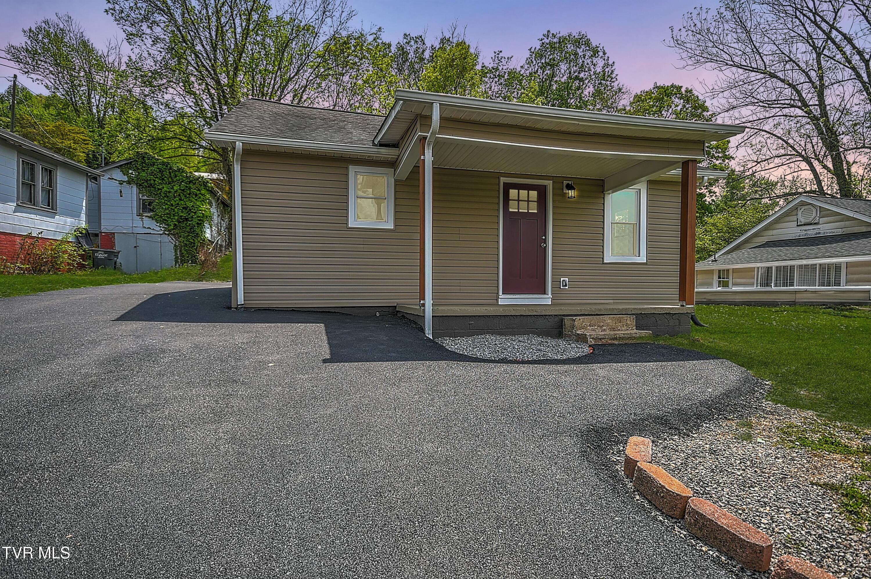 332 Delaware Street Property Photo