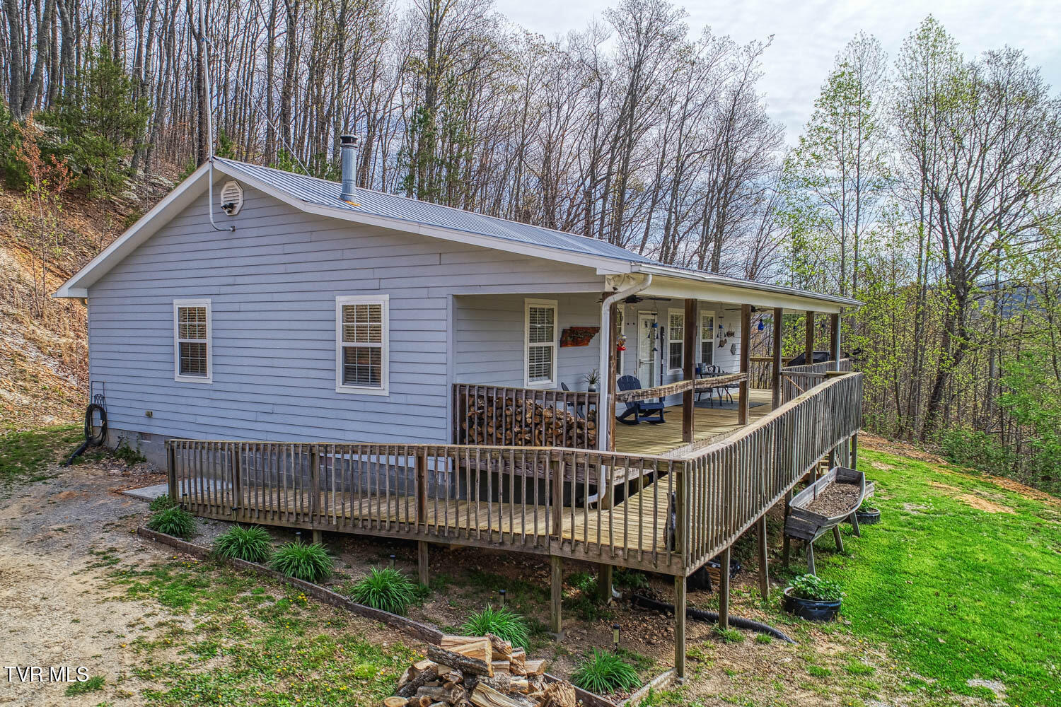 7538 Snake Hollow Road Property Photo 1