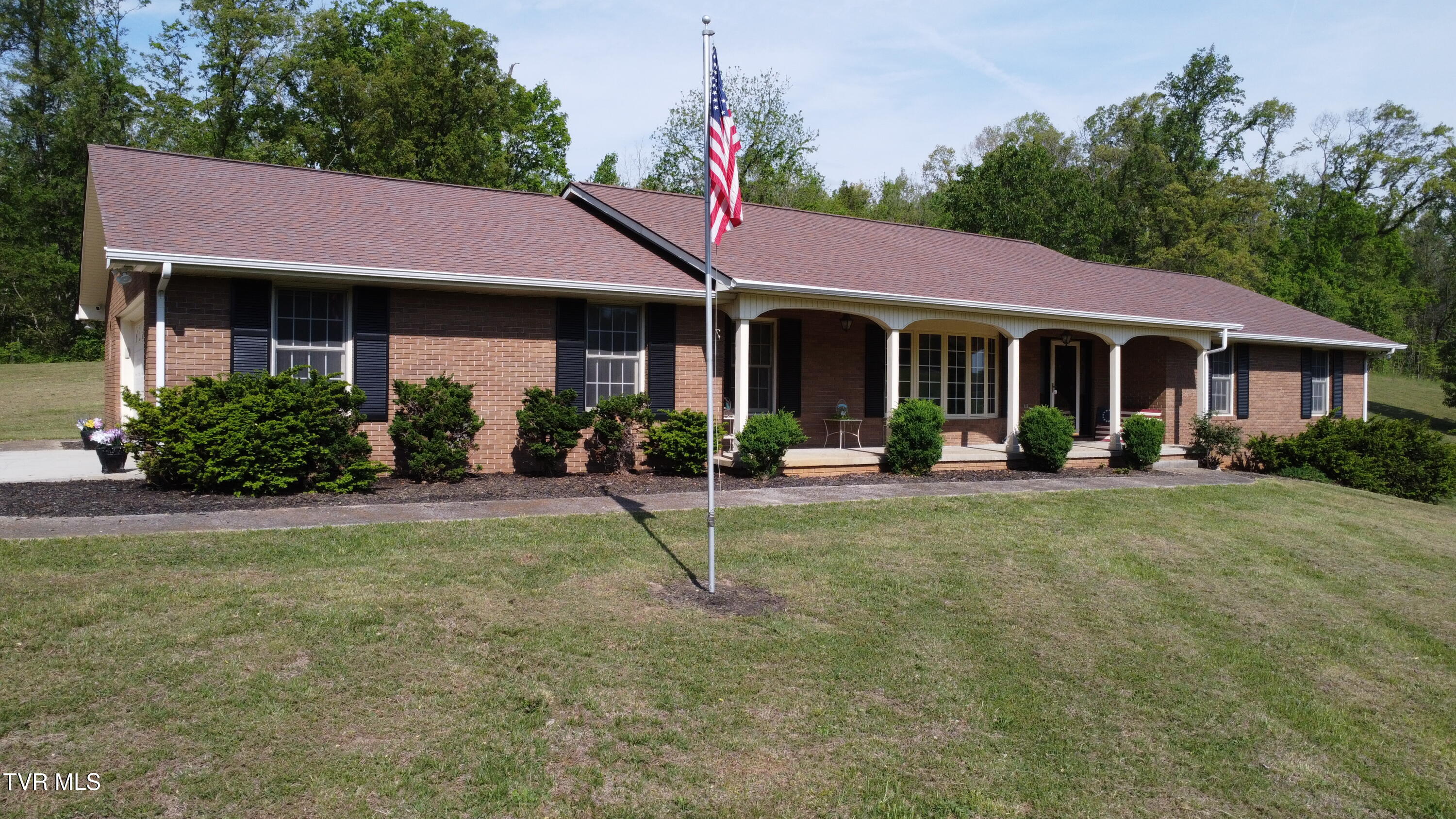 2035 North Highway 92 Property Photo 1