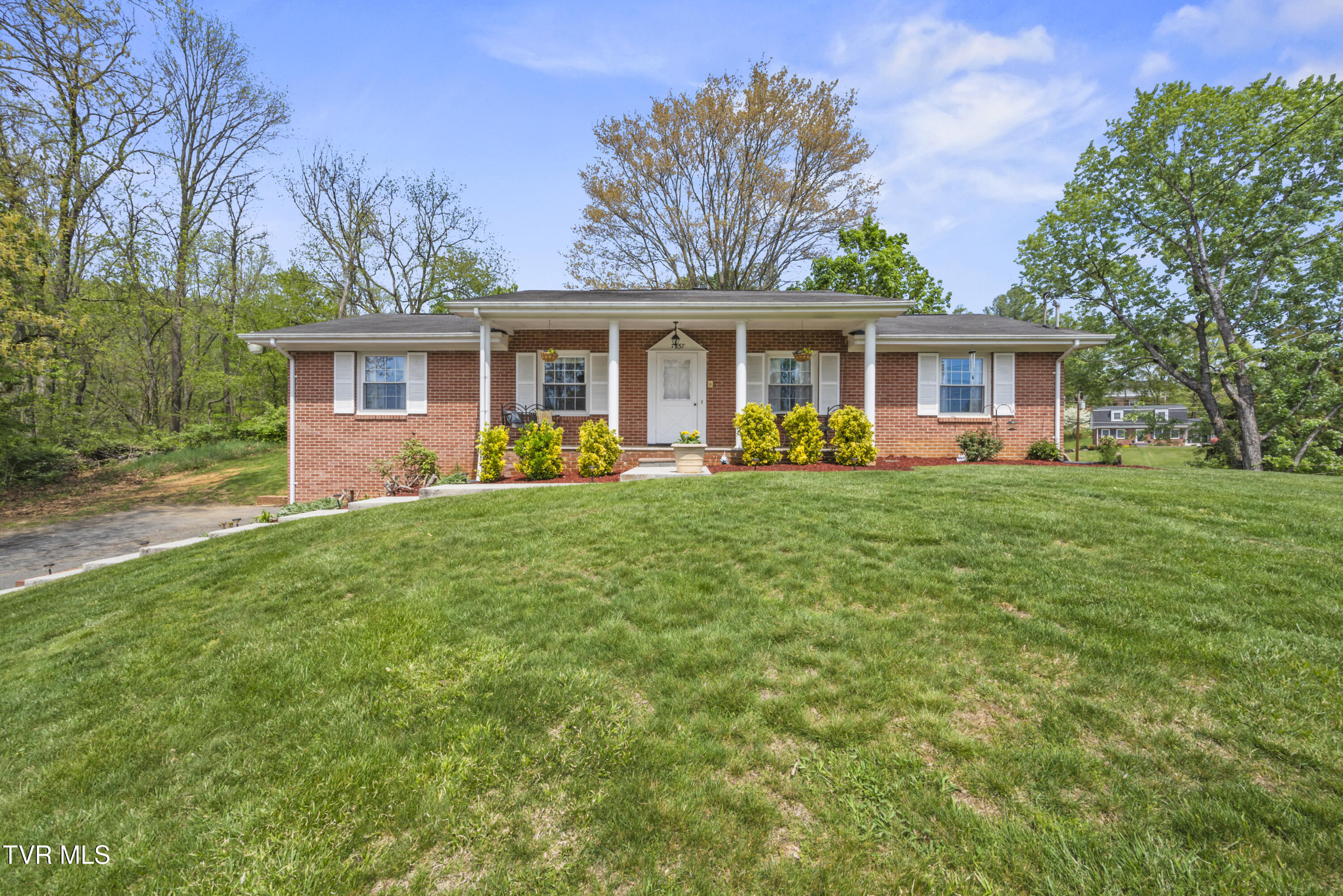 7357 White Pine Circle Property Photo 1
