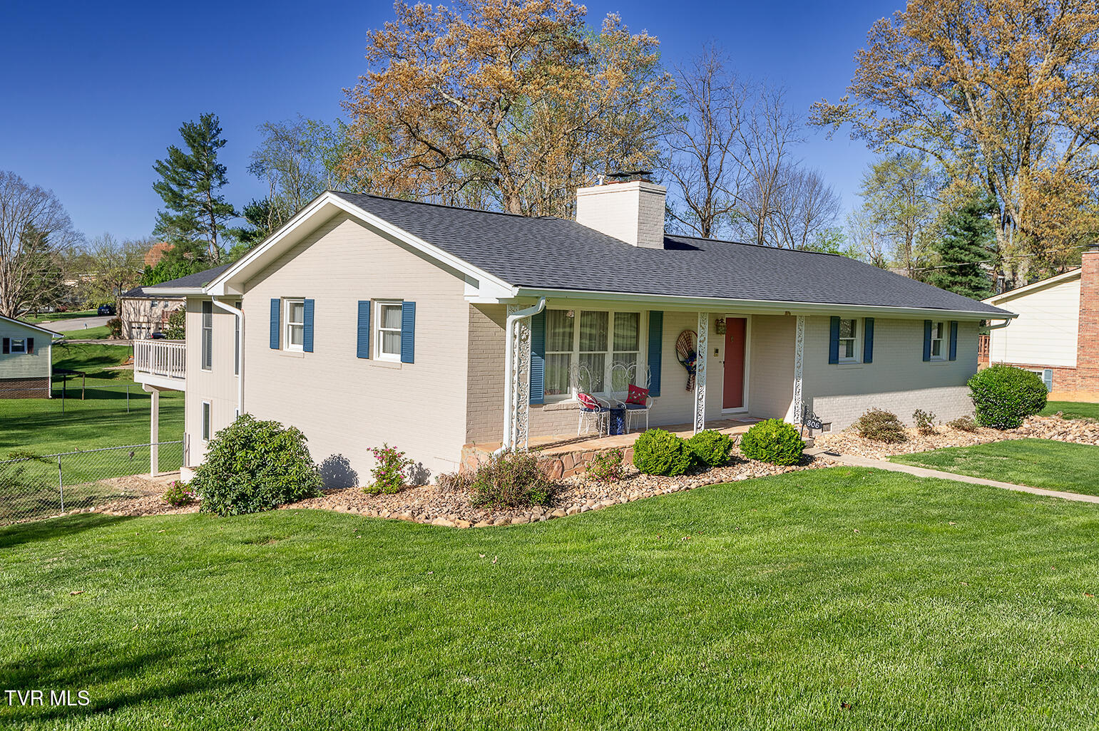 306 Pinecrest Drive Property Photo