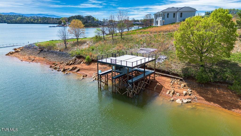 Lot 4 Lake Landing Property Photo