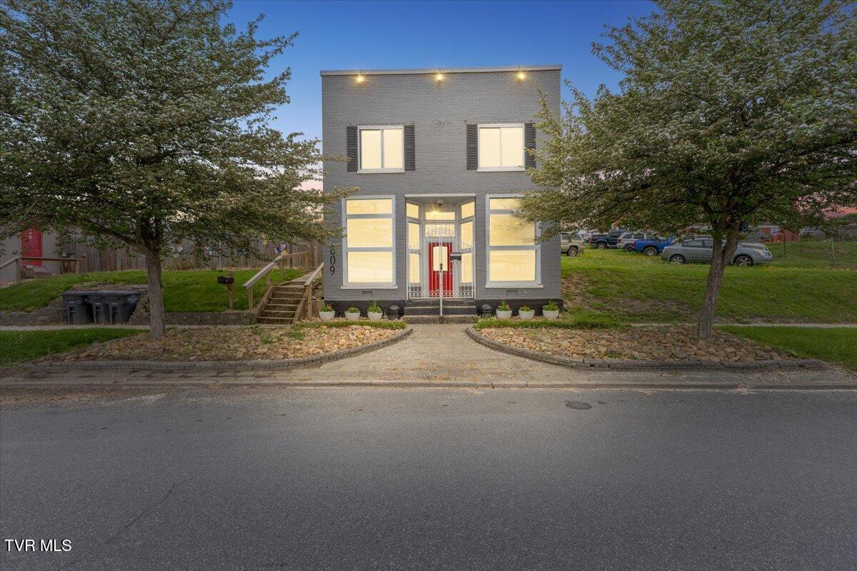 809 East Sullivan Street Property Photo 1
