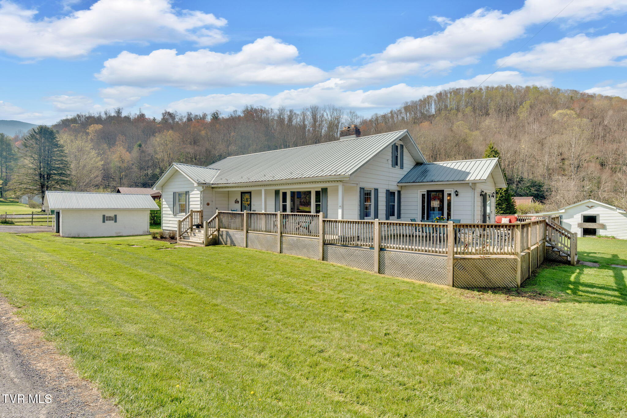 20414 Azen Road Property Photo
