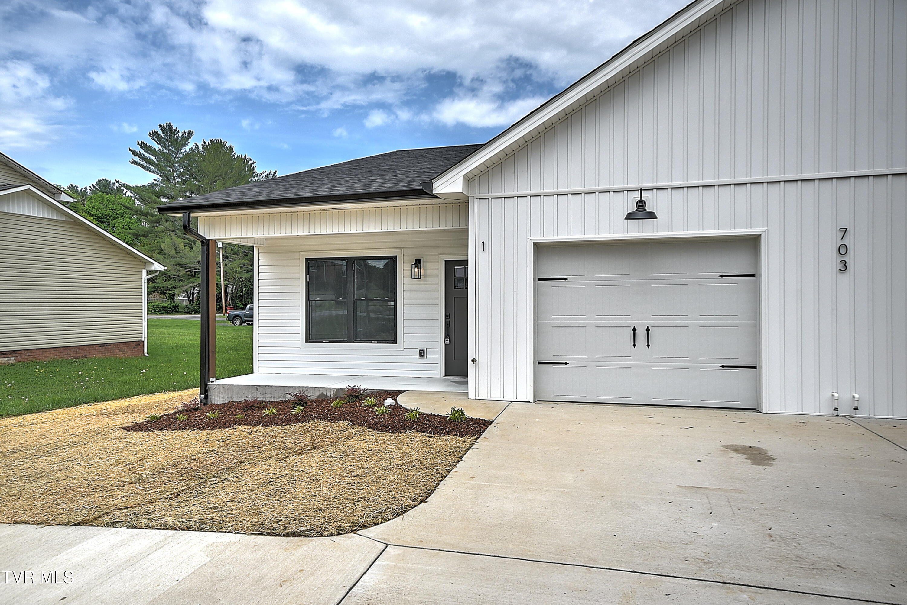 703 Swadley Road Property Photo